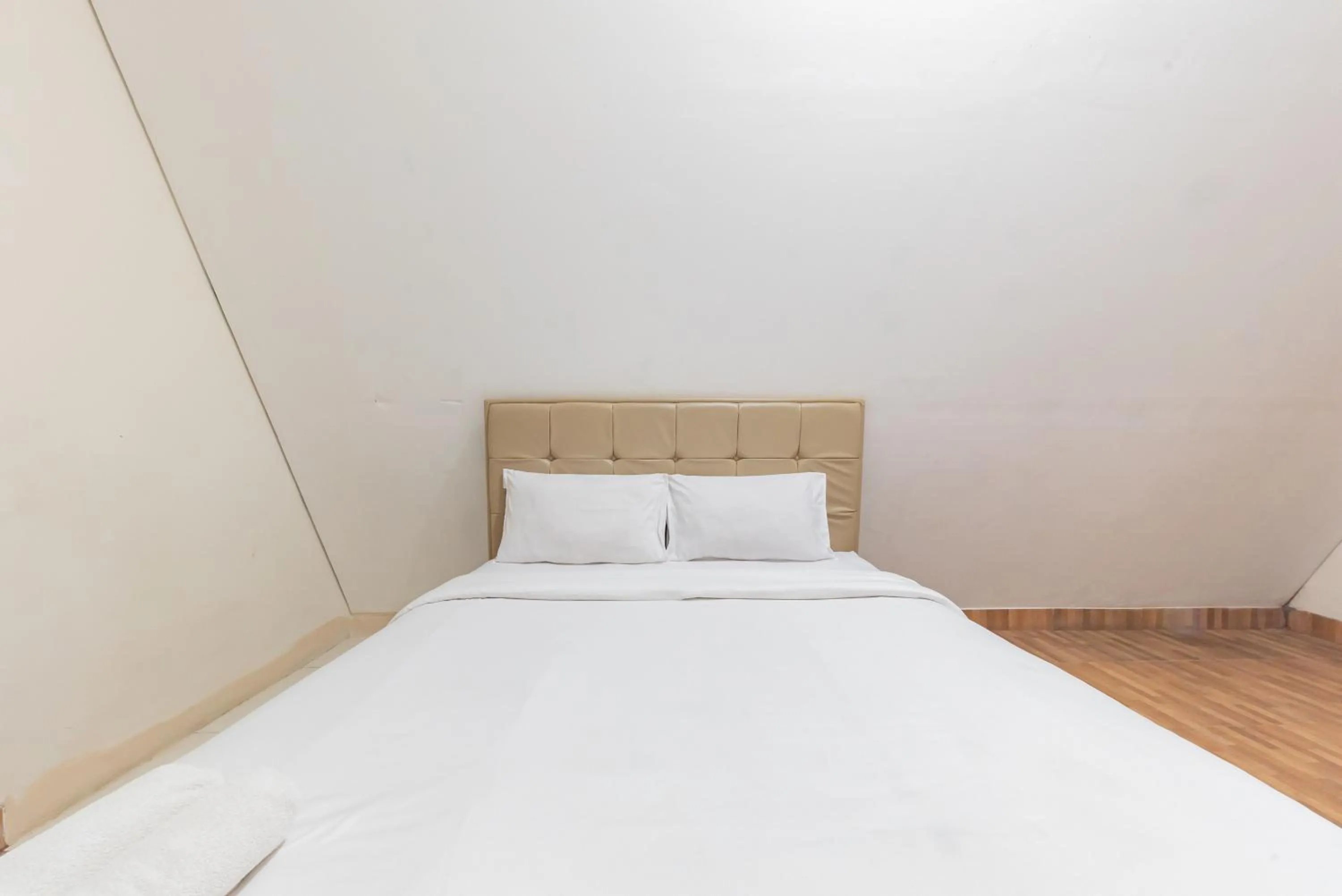 Bedroom, Bed in RedDoorz Premium @ Griya Inkoppabri Cisarua Puncak