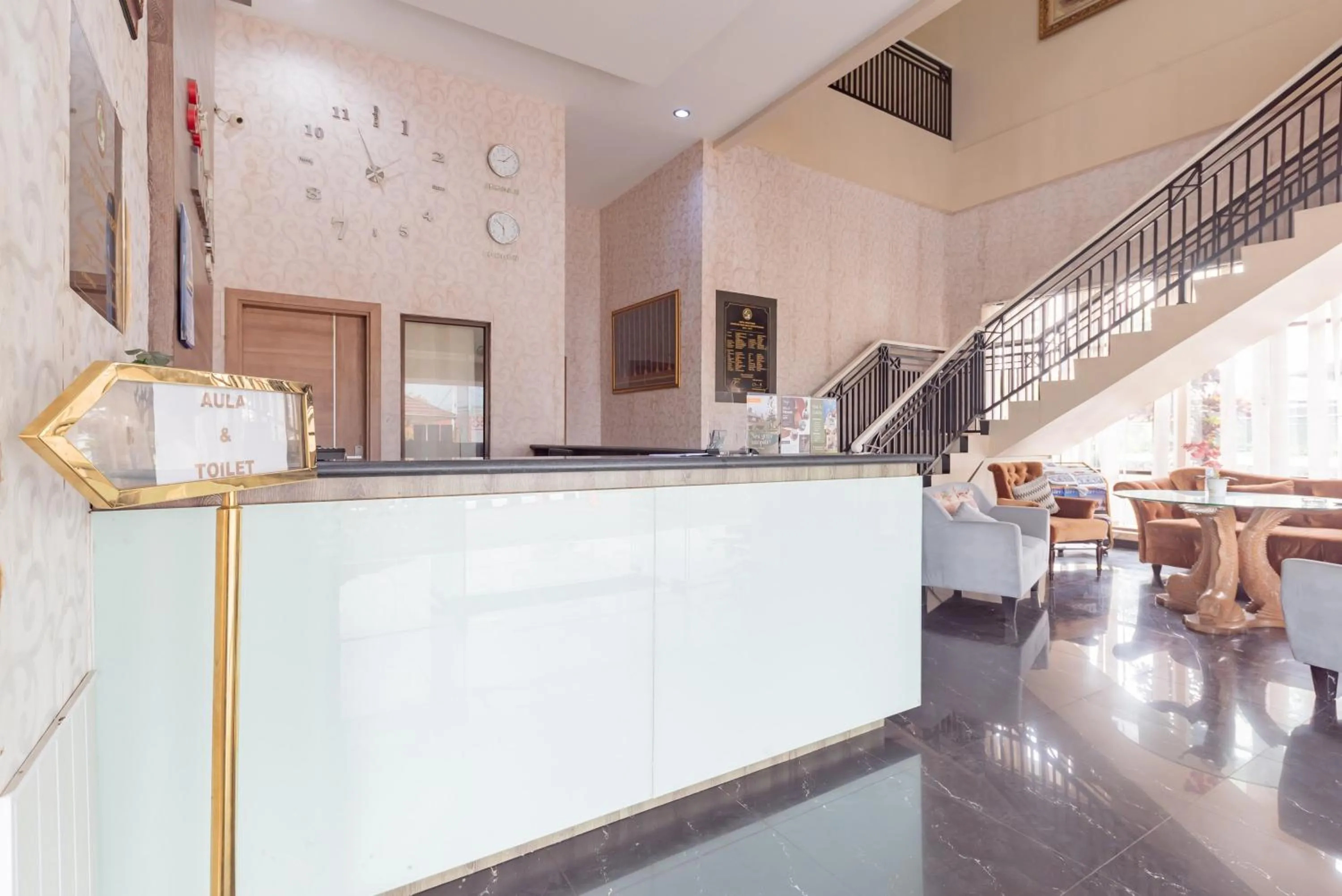 Lobby or reception in RedDoorz Premium @ Griya Inkoppabri Cisarua Puncak