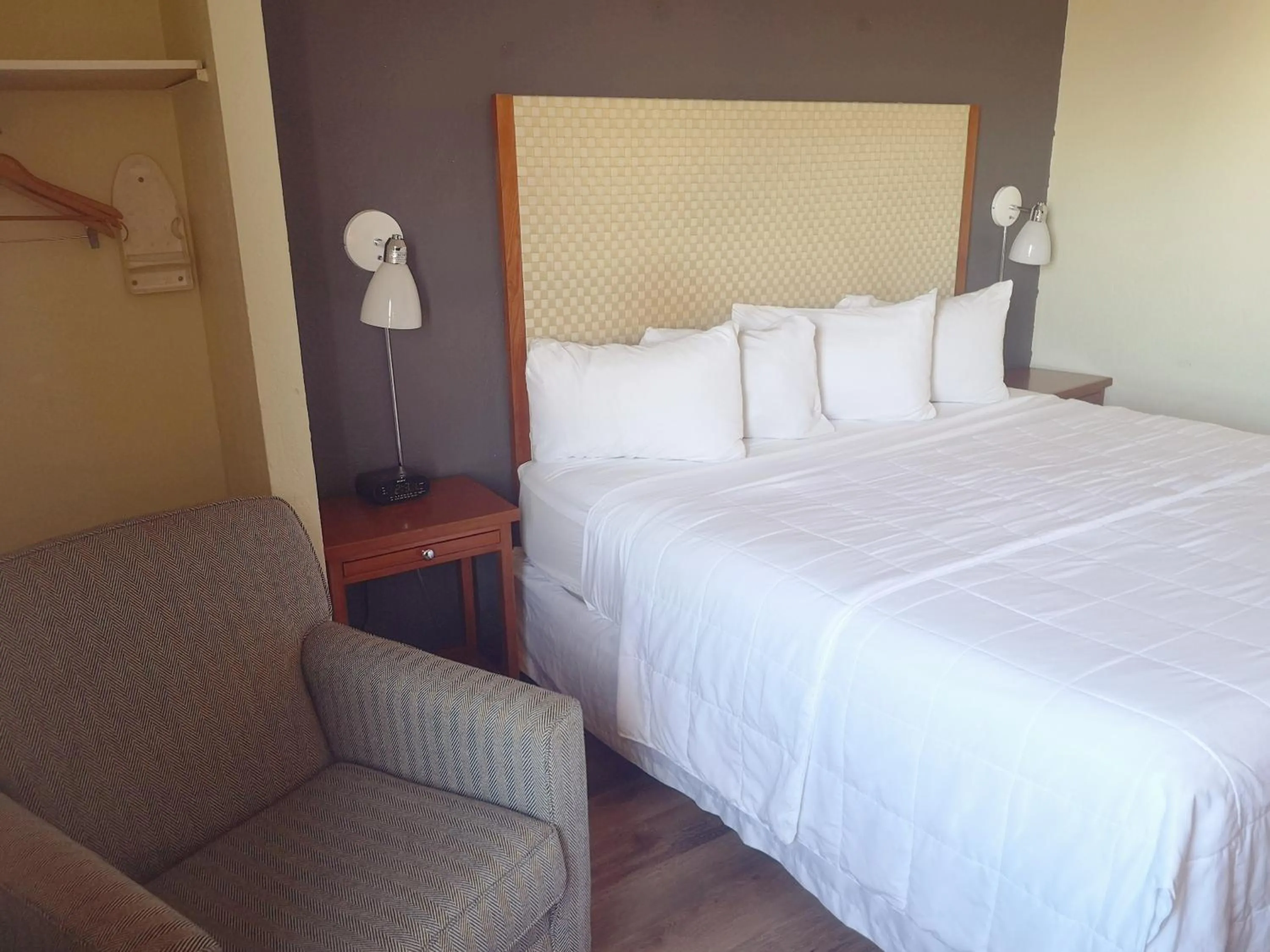 Bed in Travelodge by Wyndham Edmonton West