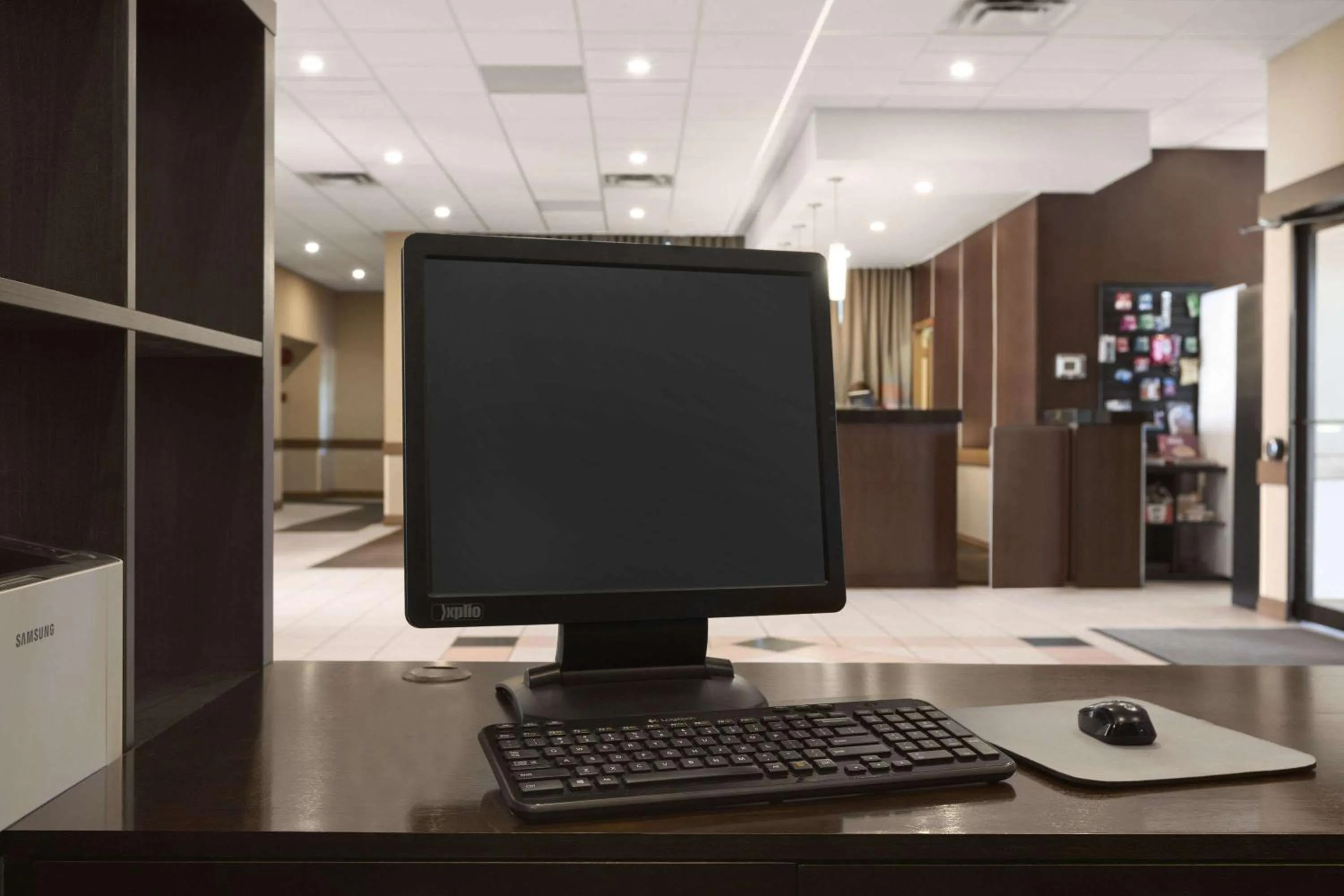 Lobby or reception in Travelodge by Wyndham Edmonton West