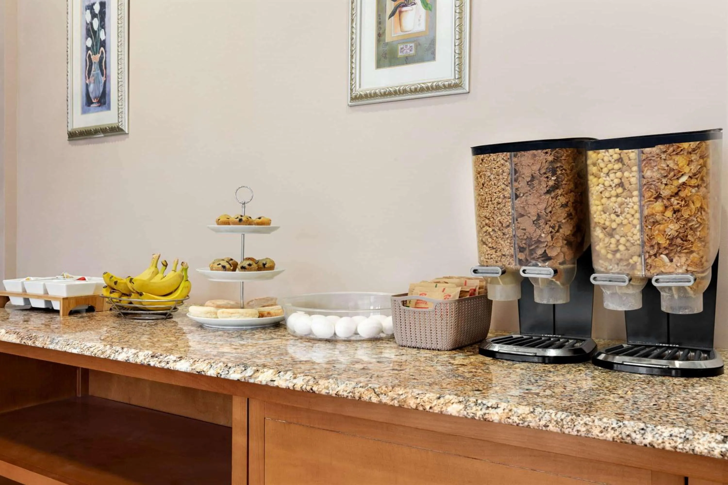 Restaurant/places to eat in Travelodge by Wyndham Richmond Hill