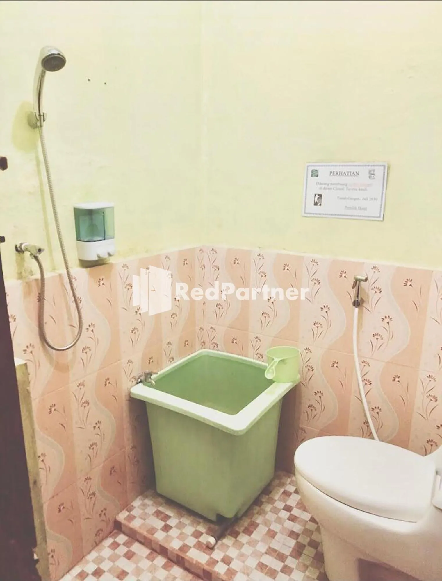 Bathroom in Hotel Indah Grogot Syariah Mitra RedDoorz