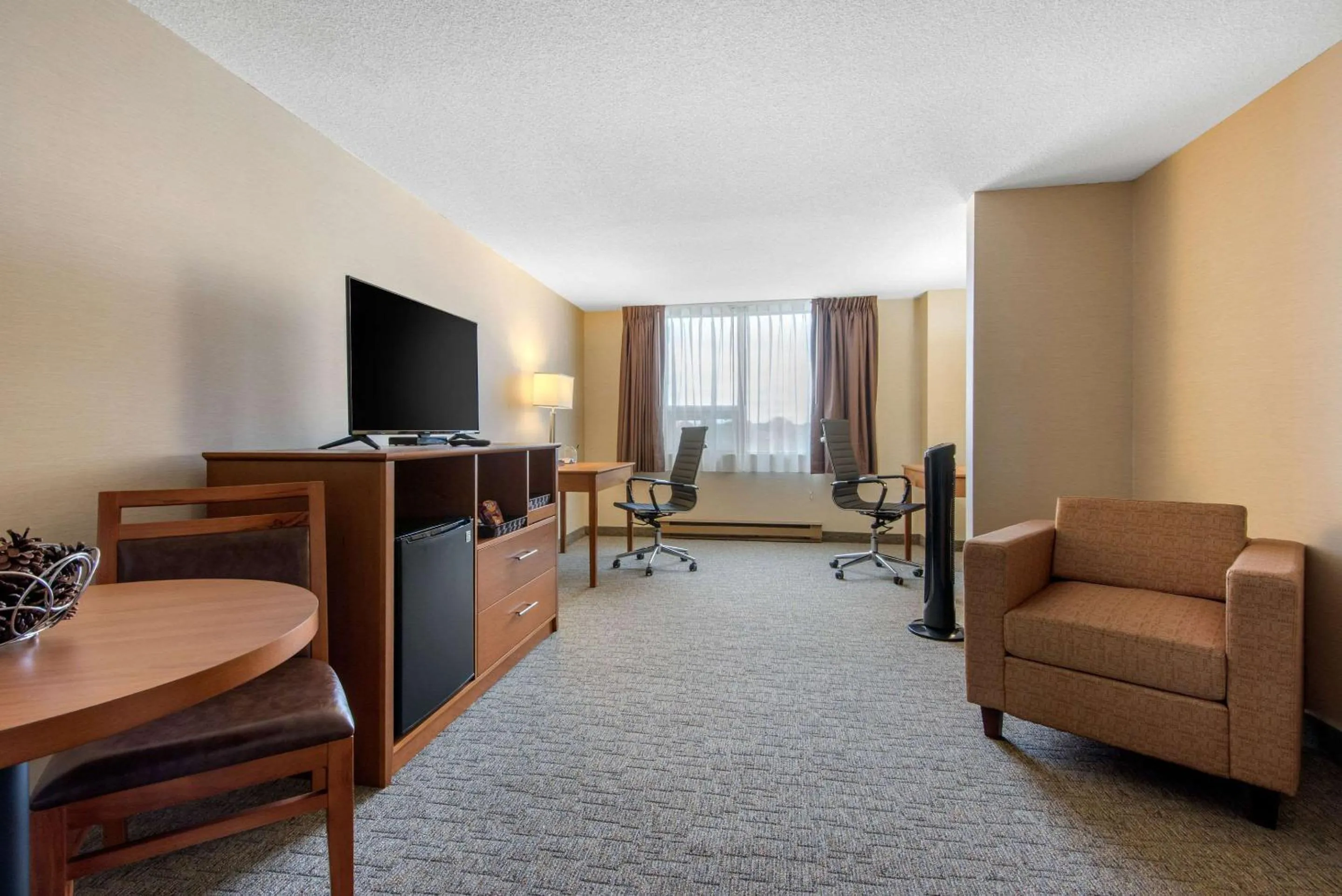 Photo of the whole room in Quality Inn & Conference Centre Downtown Sudbury