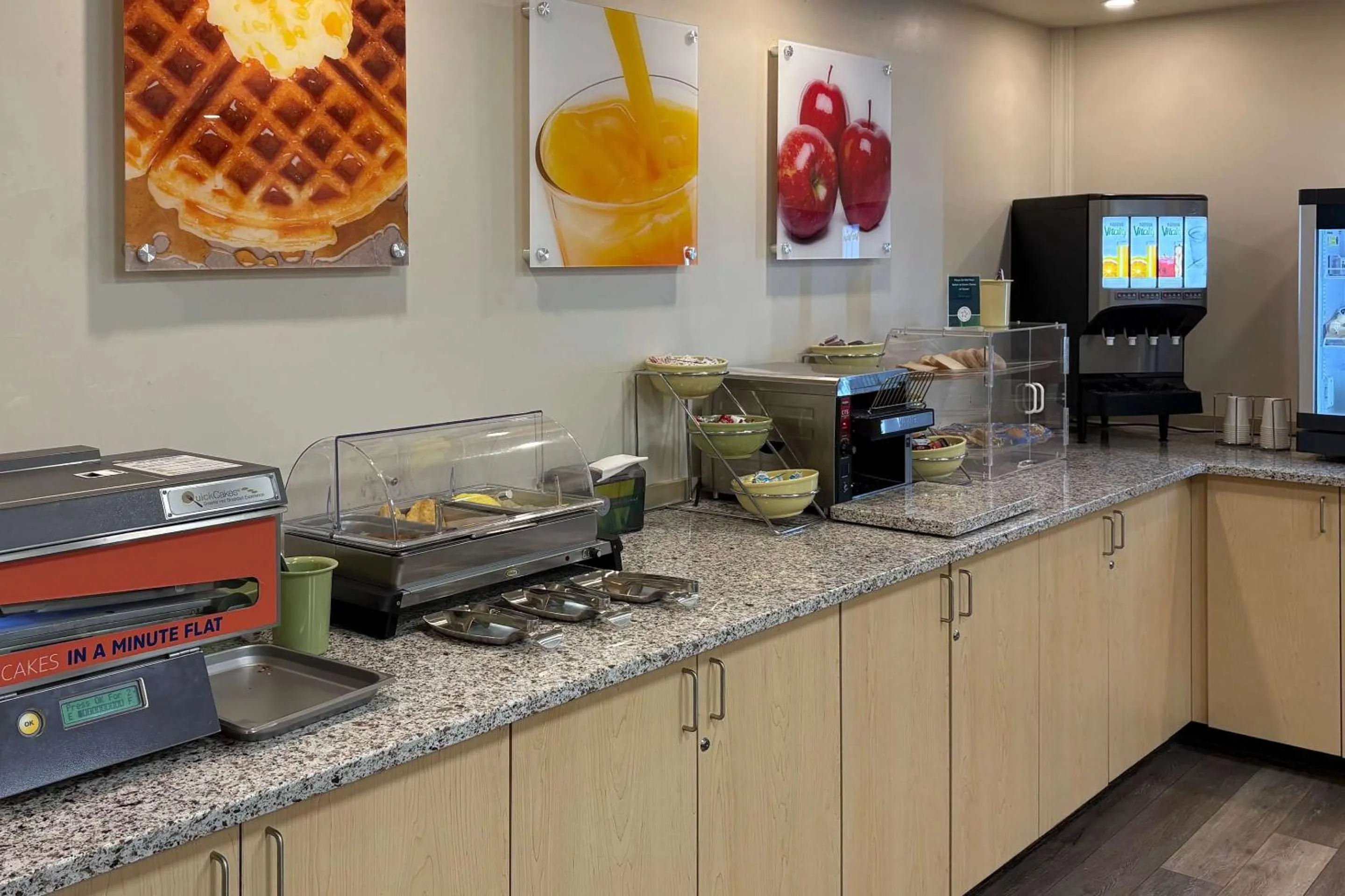 Breakfast in Quality Inn & Conference Centre Downtown Sudbury