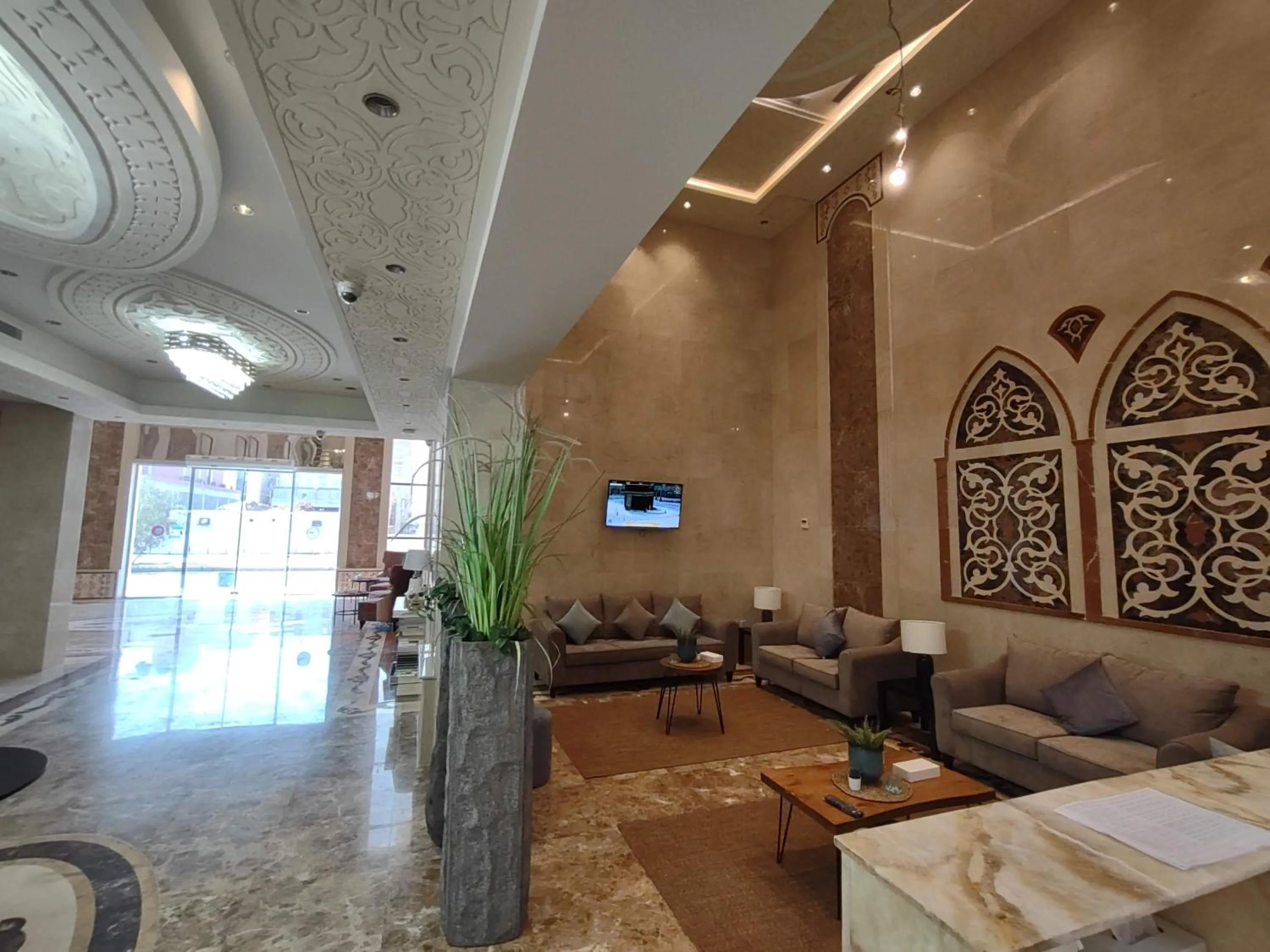Lobby or reception in Tu Jardin Al Marwa- توجاردن المروه