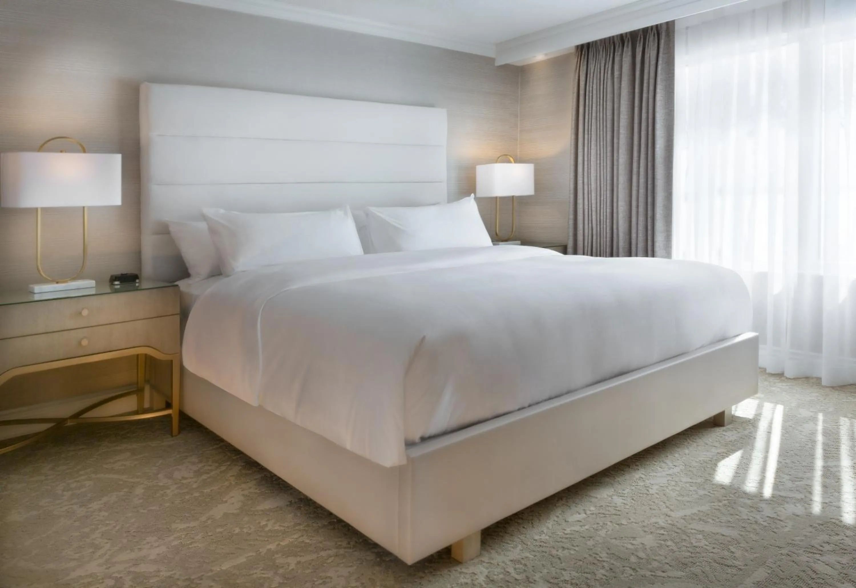 Bedroom, Bed in Chateau Vaudreuil