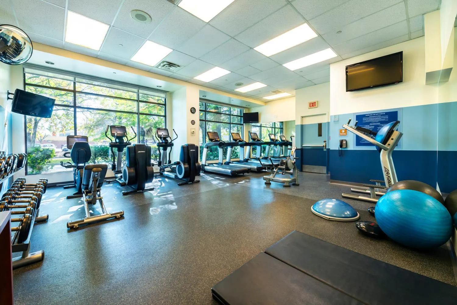 Fitness centre/facilities in Grand Park Hotel Vancouver Airport, an Ascend Collection Hotel