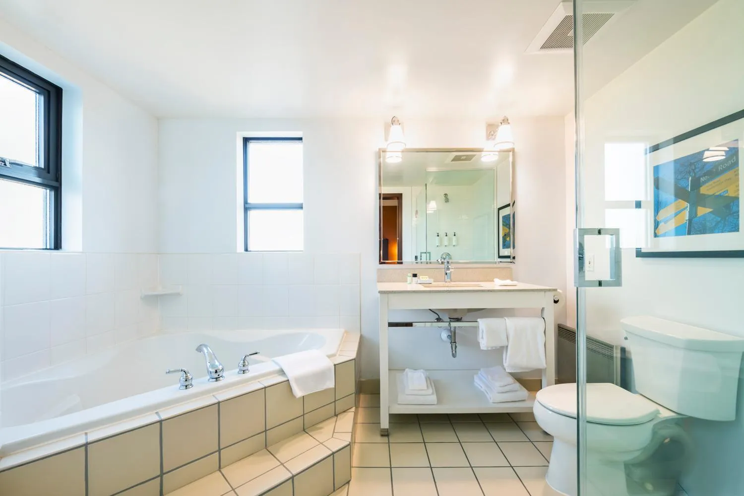 Bathroom in Grand Park Hotel Vancouver Airport, an Ascend Collection Hotel