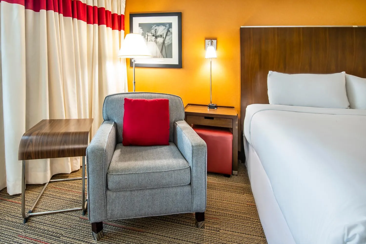 Bedroom, Bed in Grand Park Hotel Vancouver Airport, an Ascend Collection Hotel