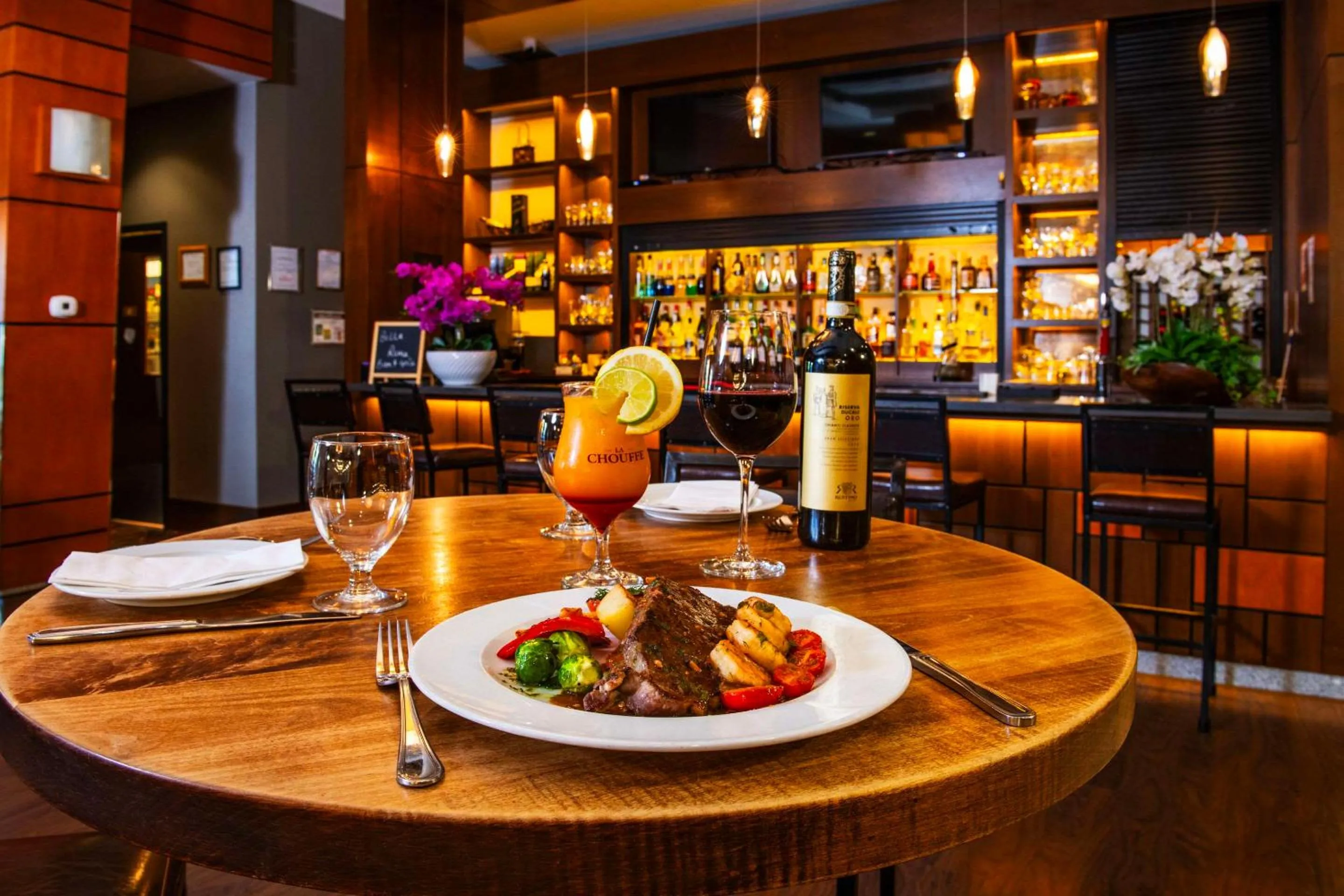 Restaurant/places to eat in Grand Park Hotel Vancouver Airport, an Ascend Collection Hotel