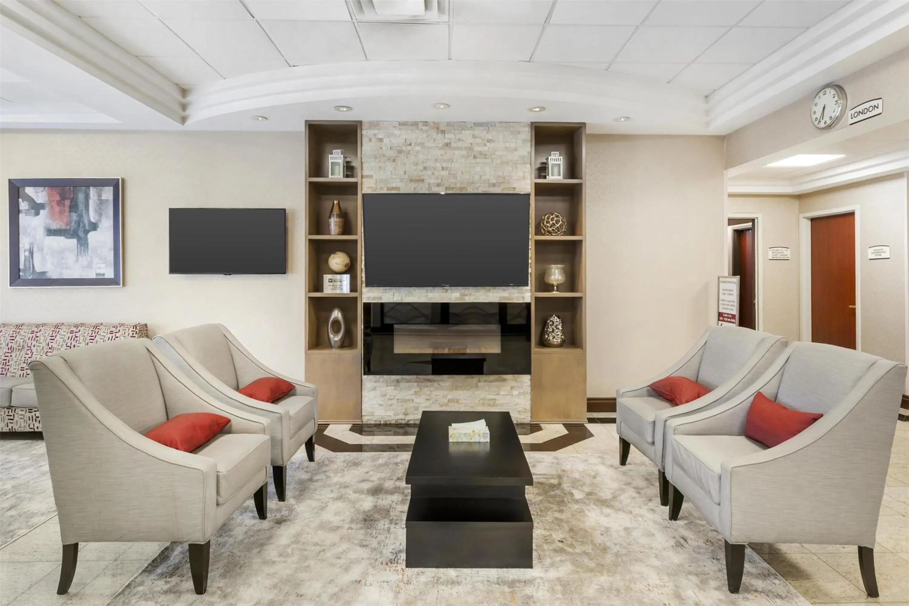 Lobby or reception in Best Western Plus Travel Hotel Toronto Airport