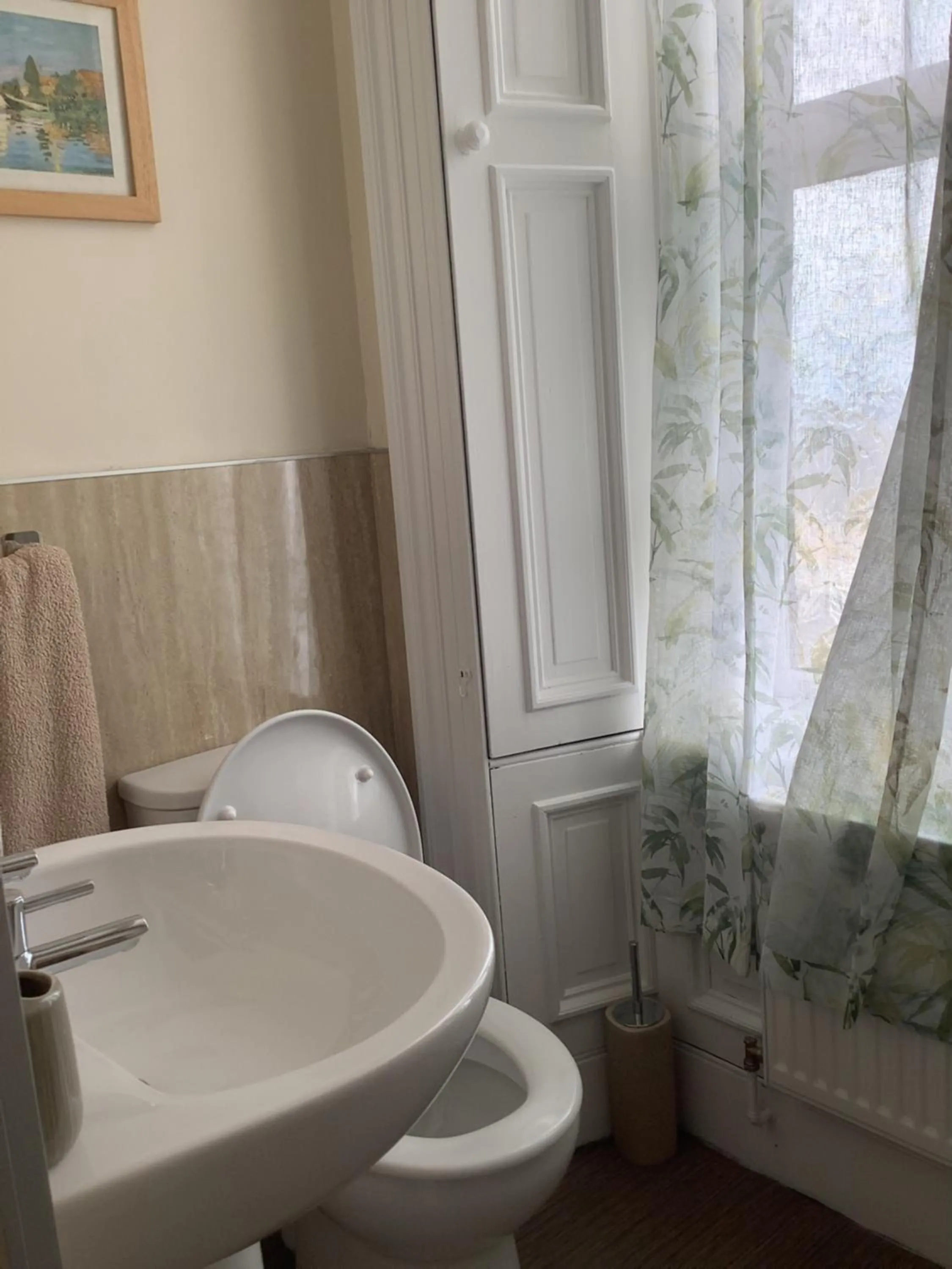 Bathroom in Westlea Bed and Breakfast