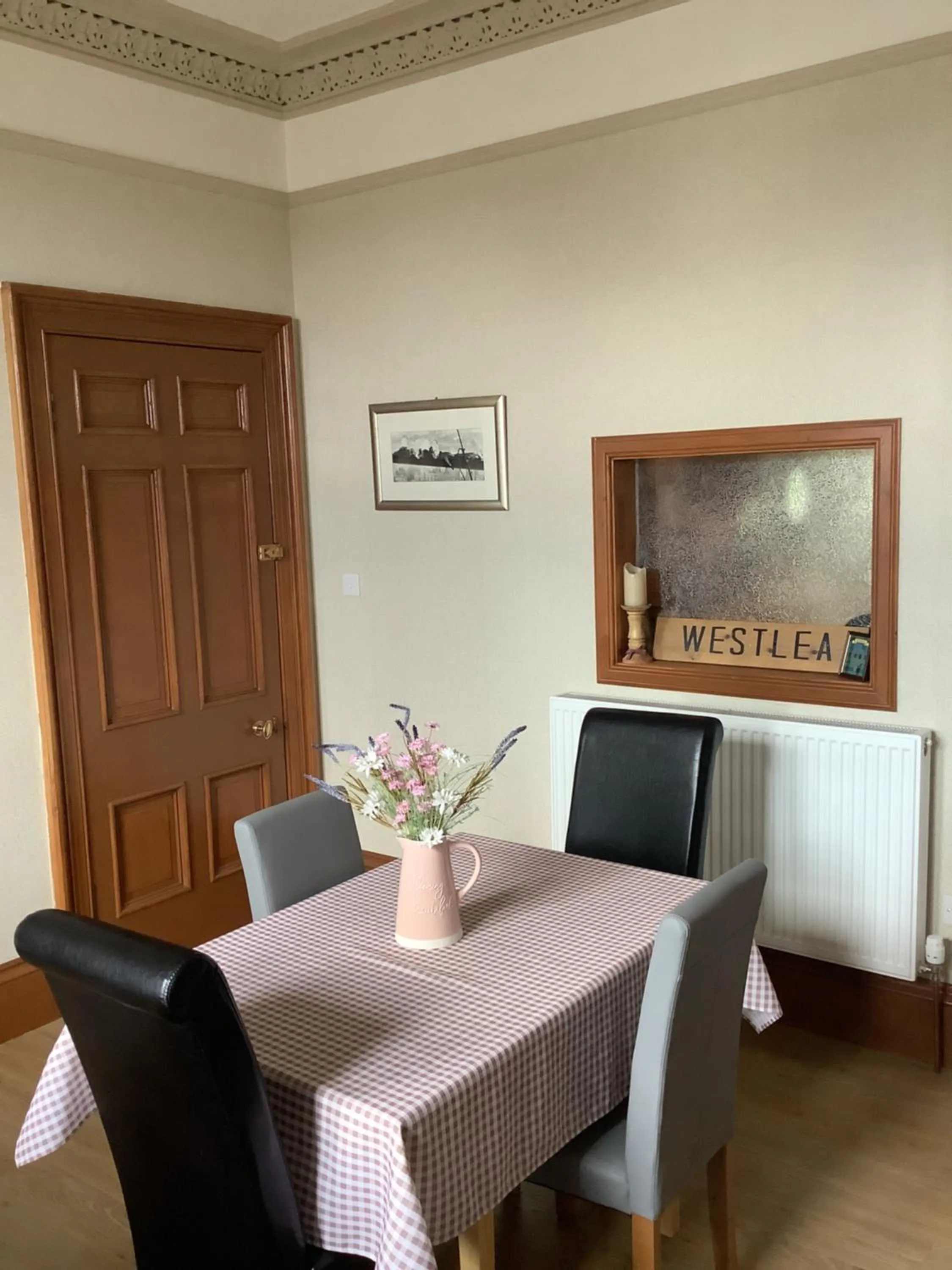 Dining area in Westlea Bed and Breakfast