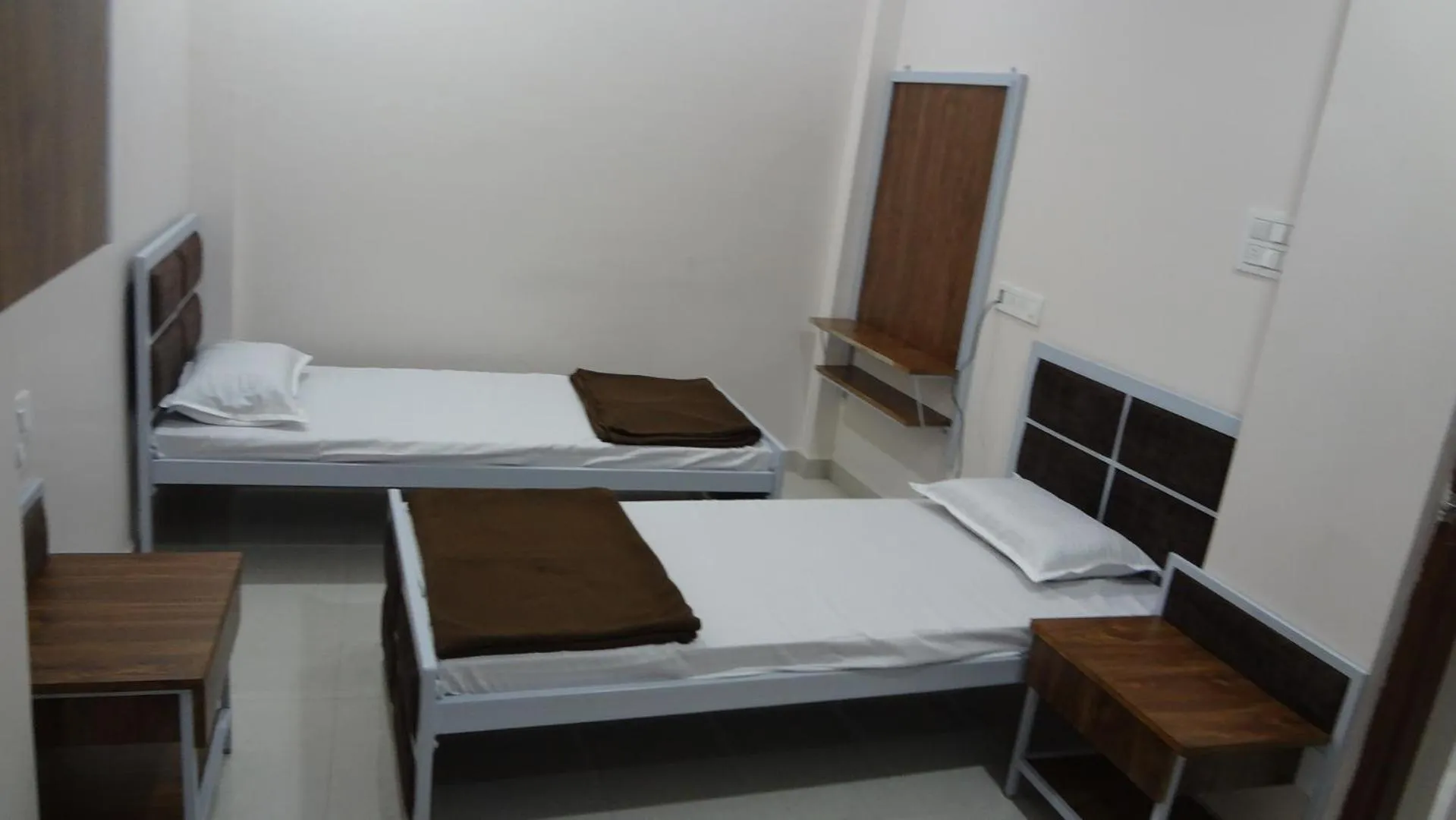 Bed in Anand P G hostel males only