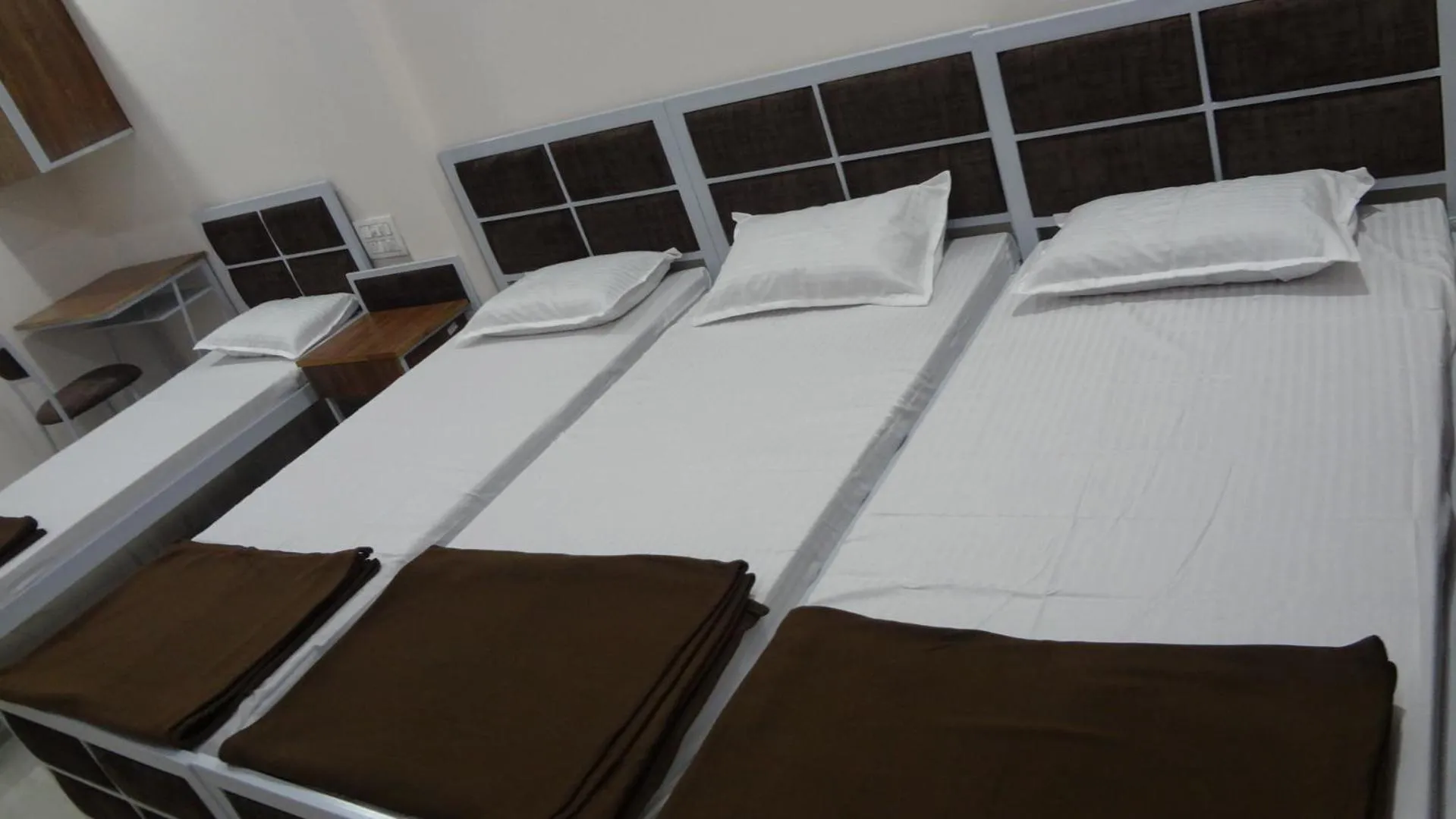 Bed in Anand P G hostel males only