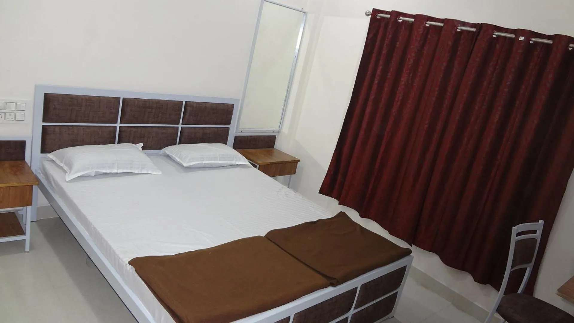 Bed in Anand P G hostel males only