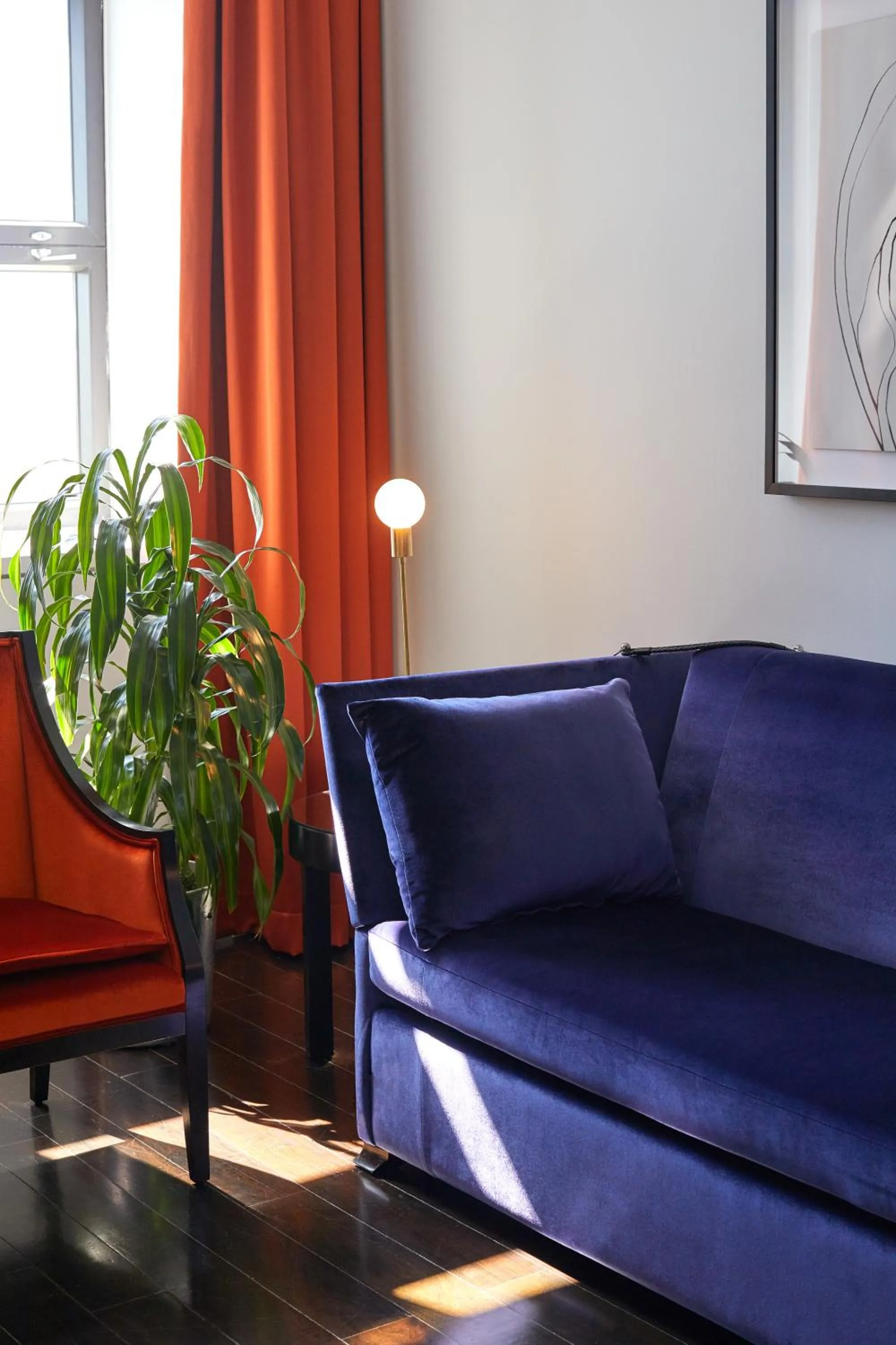 TV and multimedia in Hotel St Paul, Montreal, a Member of Design Hotels