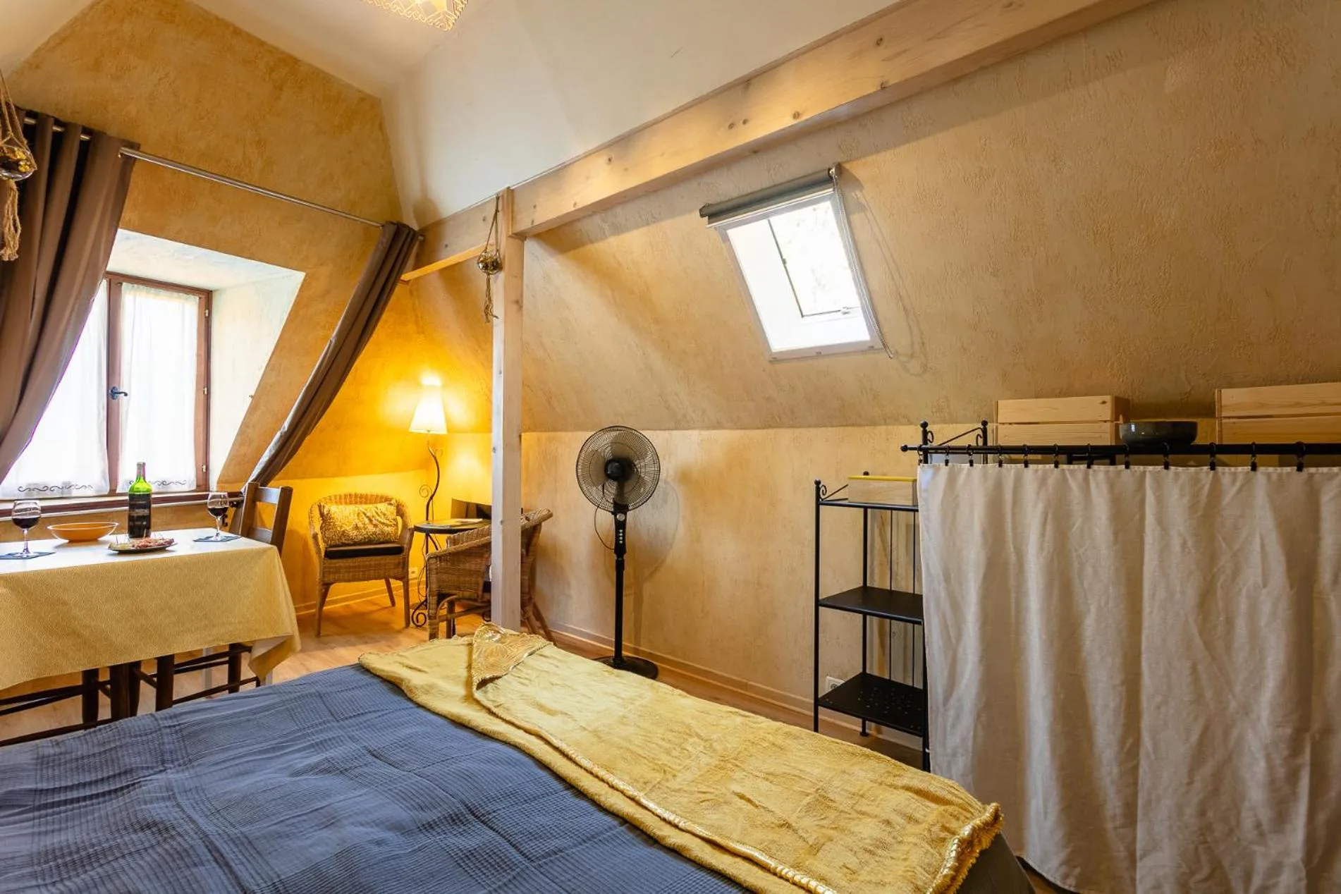 Bed in Gîtes Un Jardin dans la Falaise