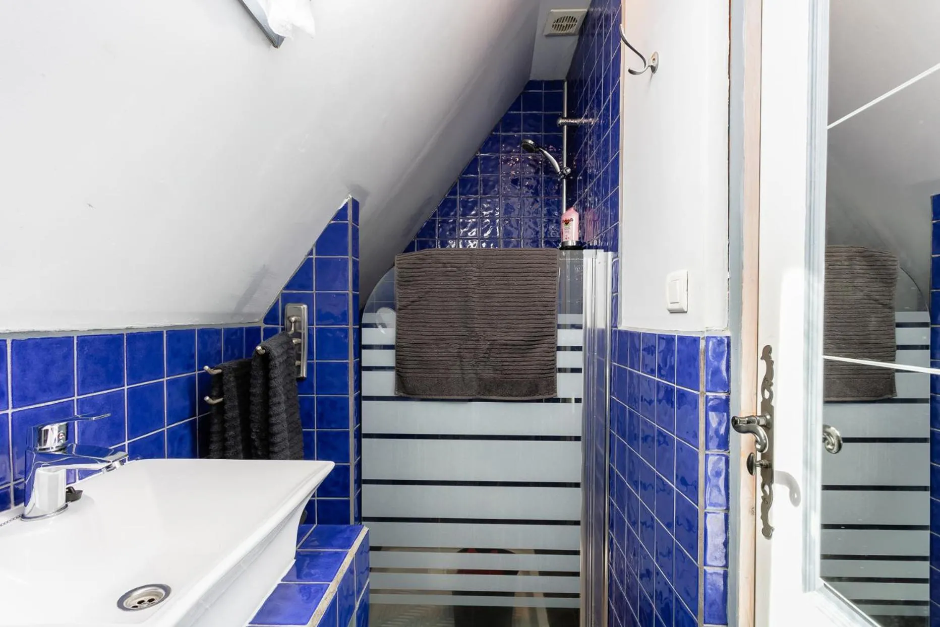 Bathroom in Gîtes Un Jardin dans la Falaise