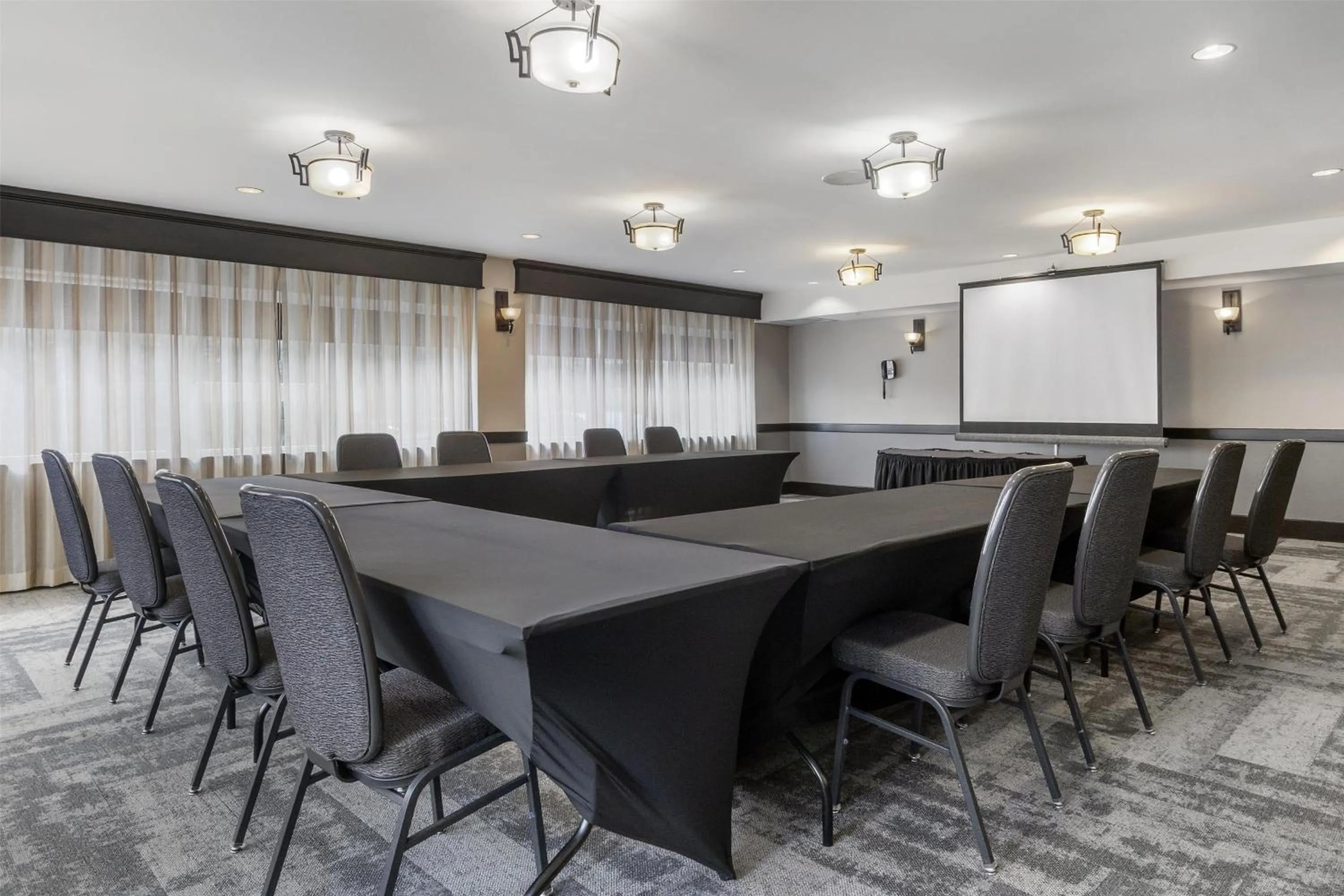 Meeting/conference room in Best Western Plus Chocolate Lake Hotel - Halifax