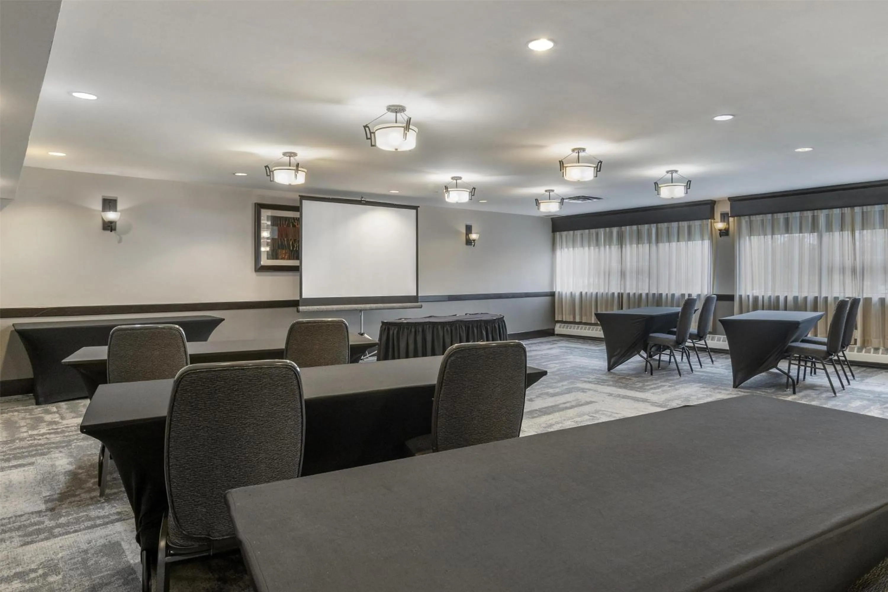 Meeting/conference room in Best Western Plus Chocolate Lake Hotel - Halifax