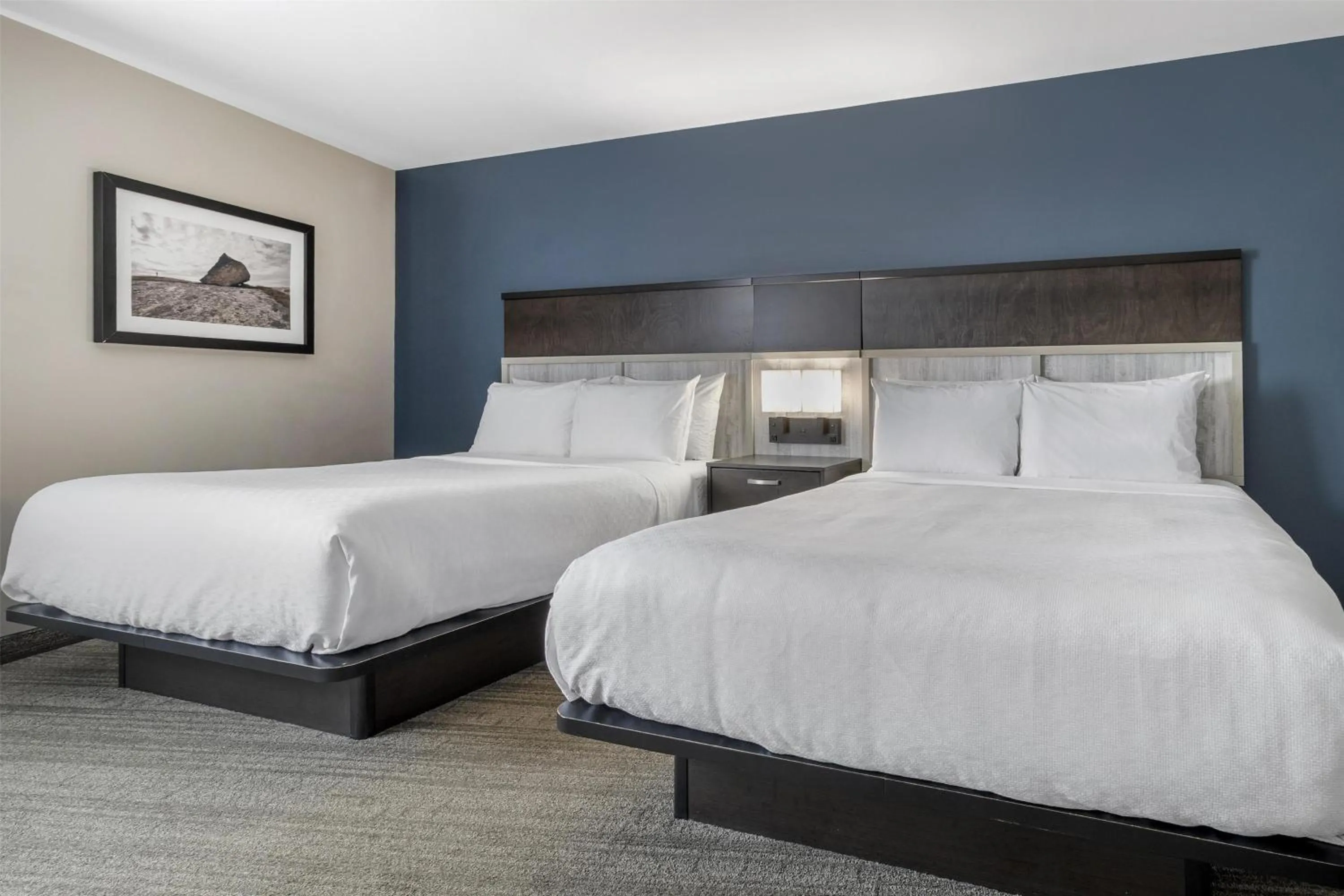 Bedroom, Bed in Best Western Plus Chocolate Lake Hotel - Halifax