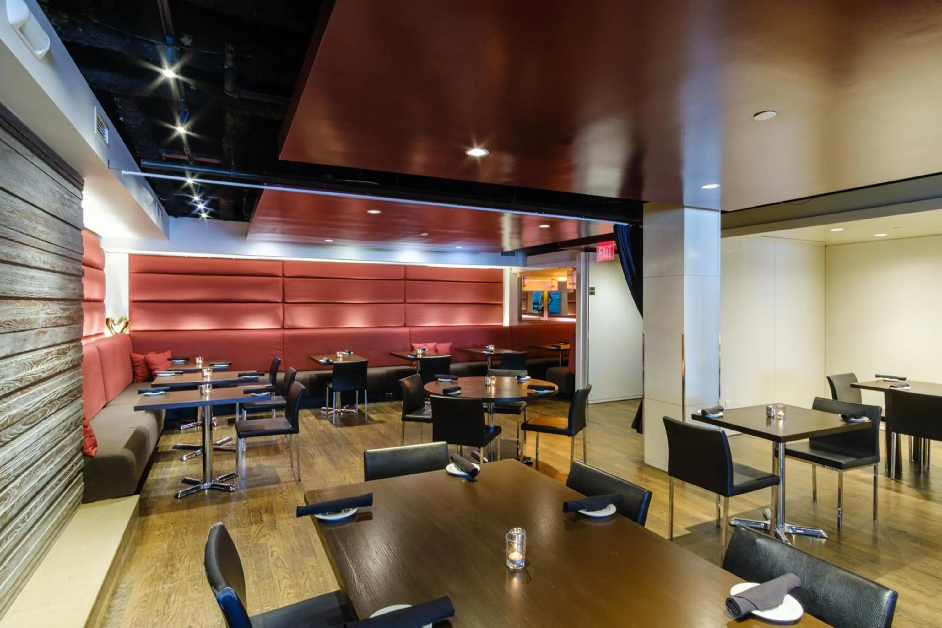 Restaurant/places to eat in Arc The Hotel