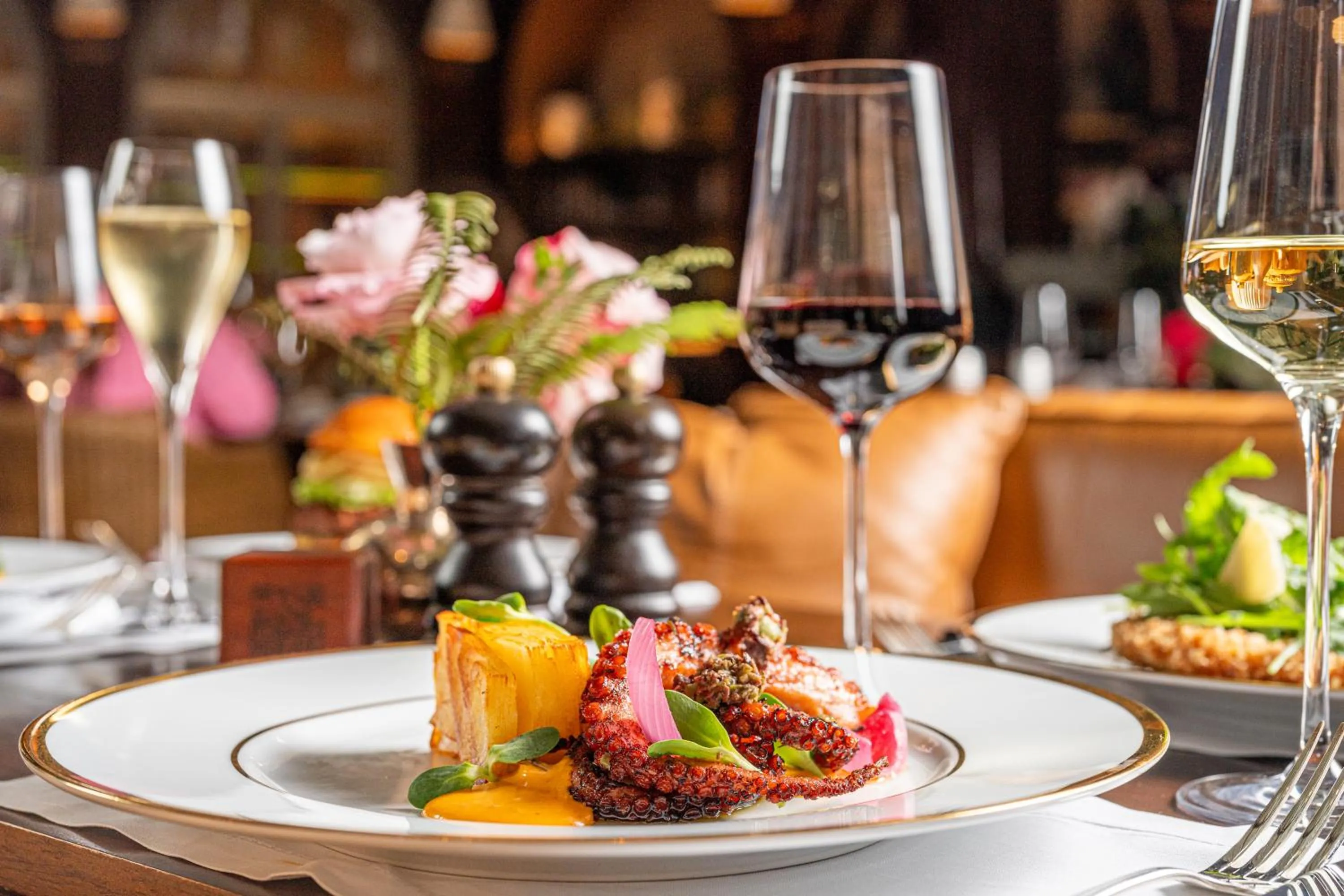 Restaurant/places to eat in Rosewood São Paulo