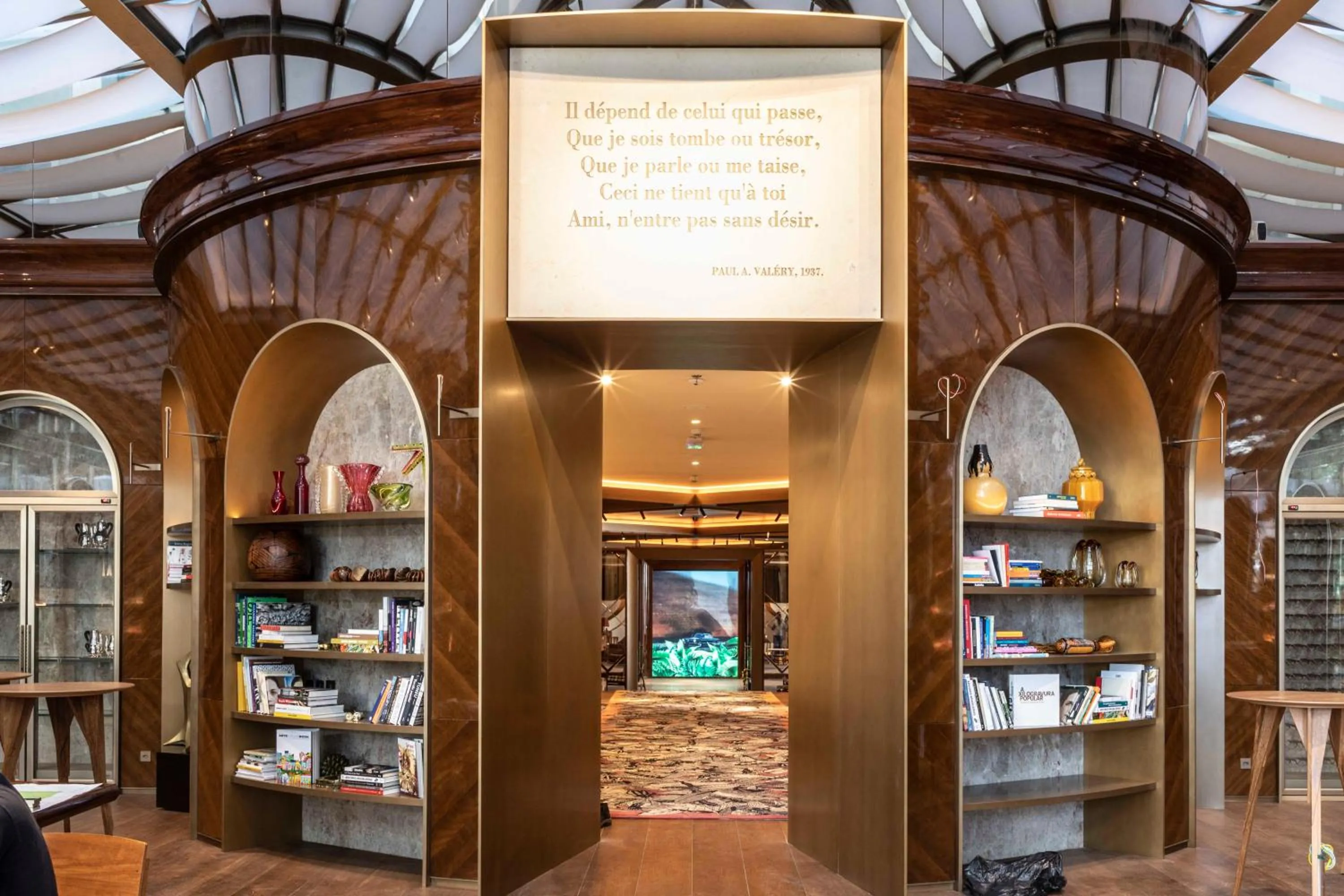 Restaurant/places to eat in Rosewood São Paulo