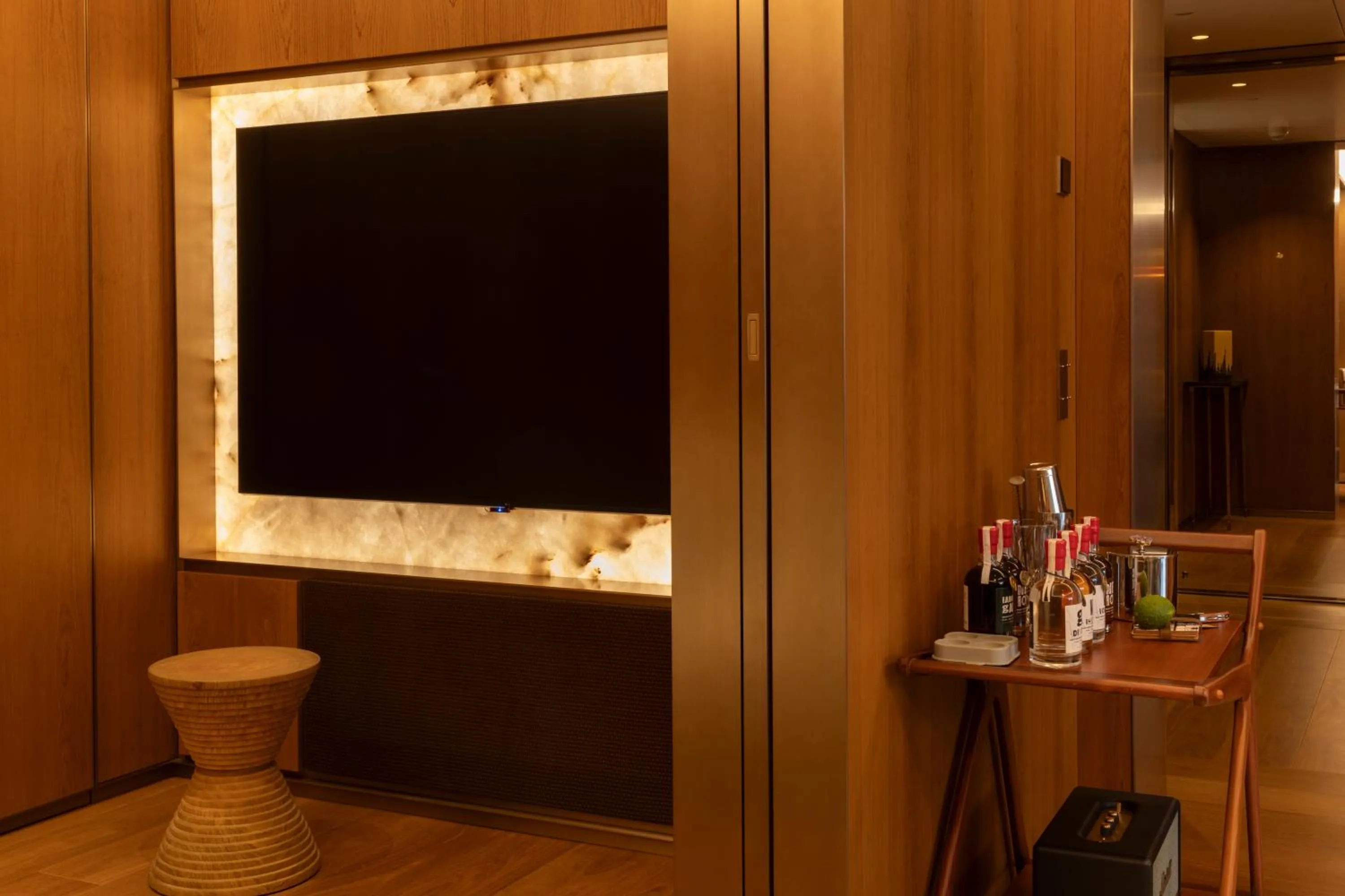 Communal lounge/ TV room in Rosewood São Paulo