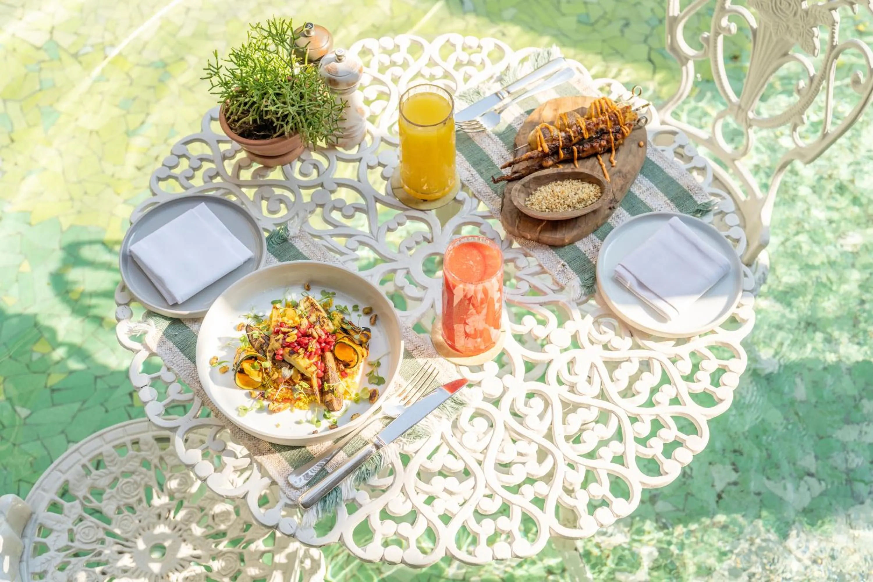 Restaurant/places to eat in Rosewood São Paulo