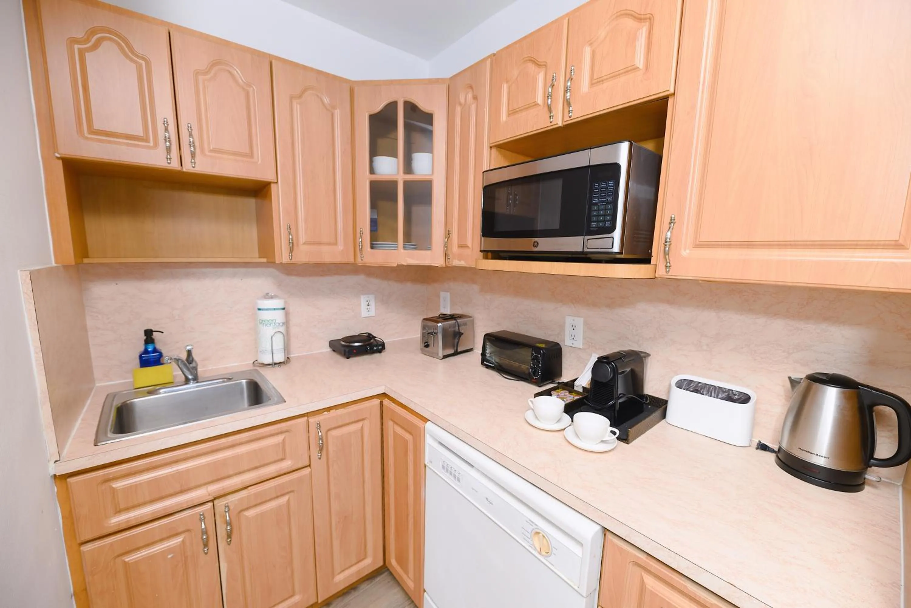 Coffee/tea facilities in SeaStays Apartments