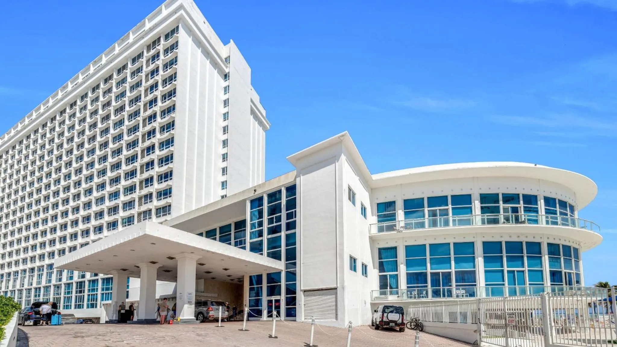 Property building in SeaStays Apartments