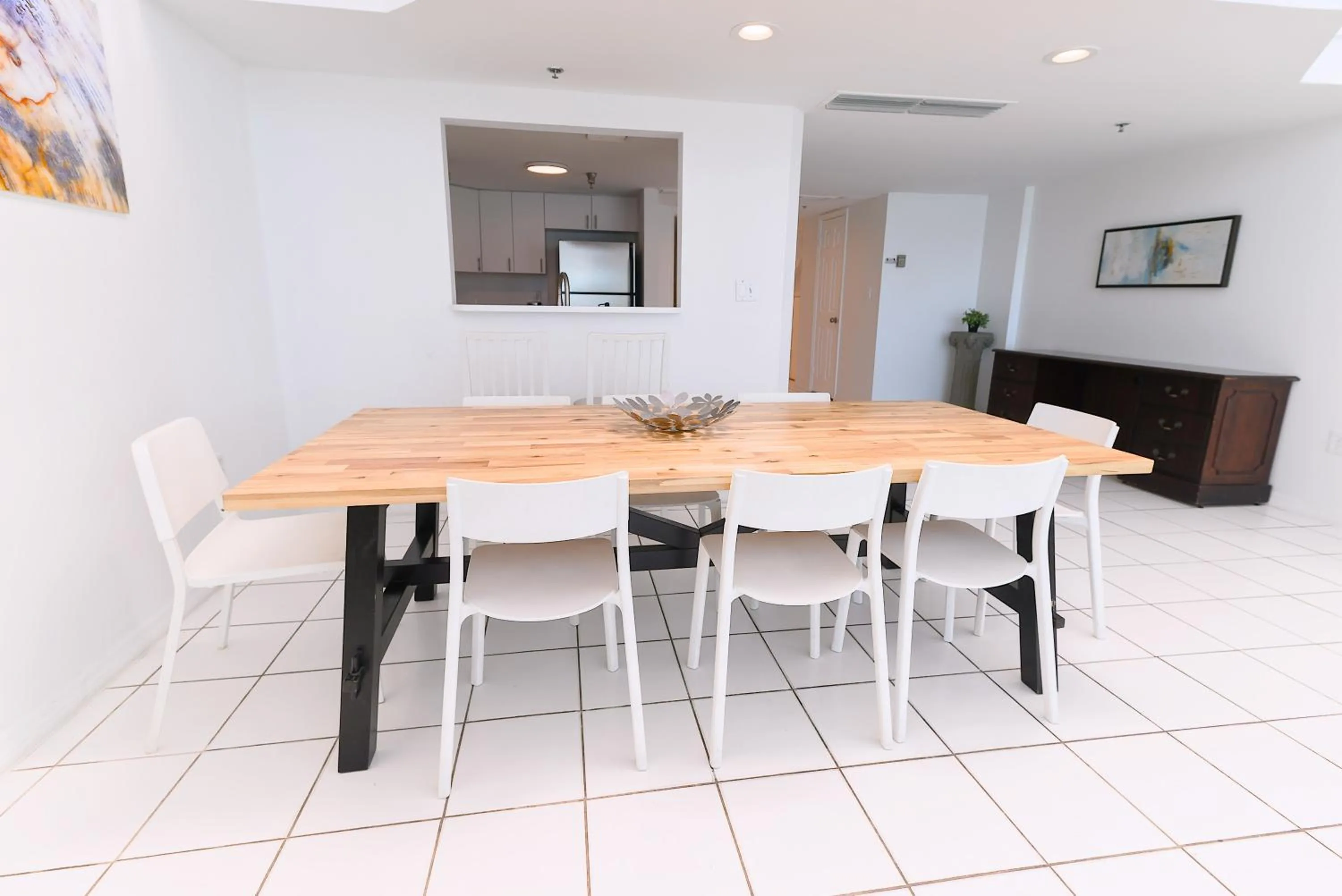 Kitchen or kitchenette in SeaStays Apartments
