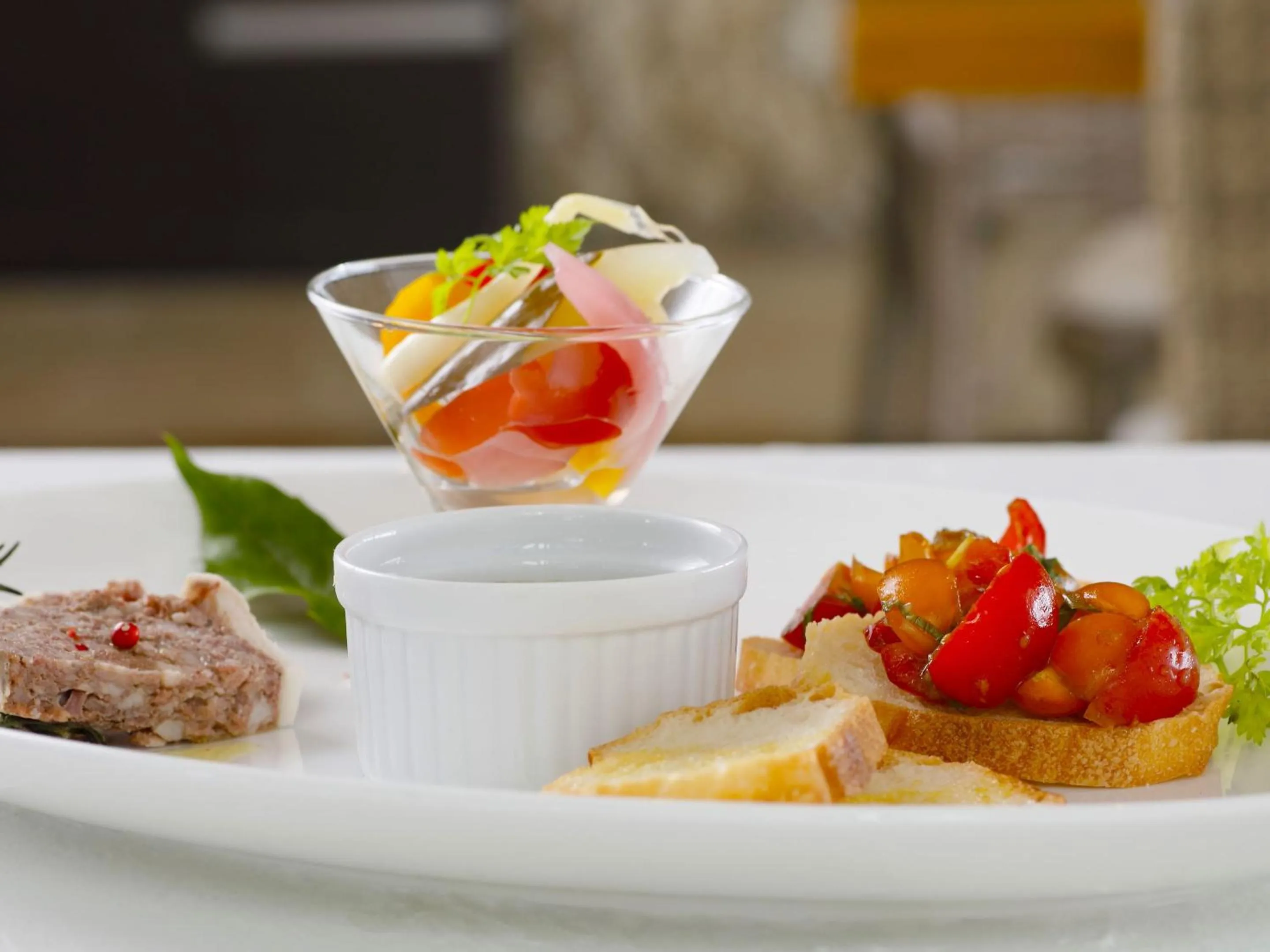 Restaurant/places to eat in HOTEL SEABREEZE CORAL