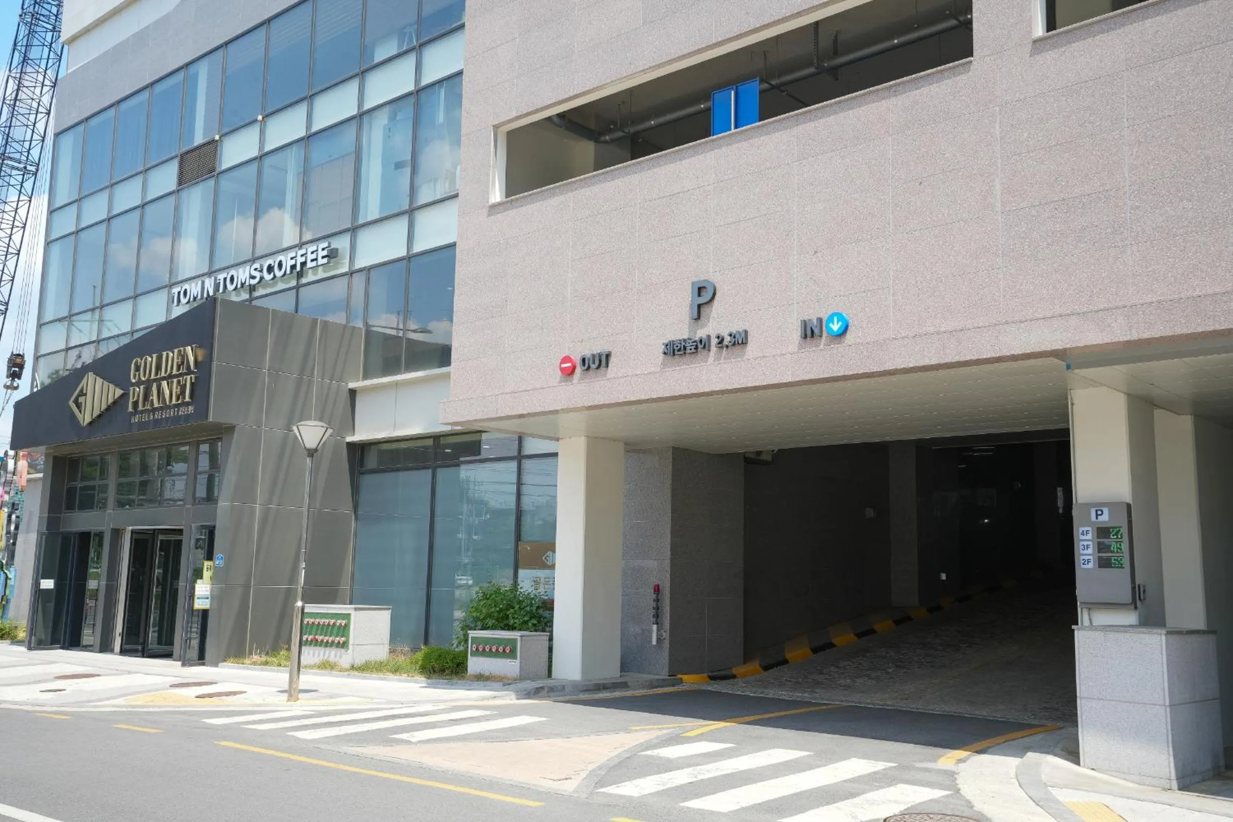 Parking in Golden Planet Hotel