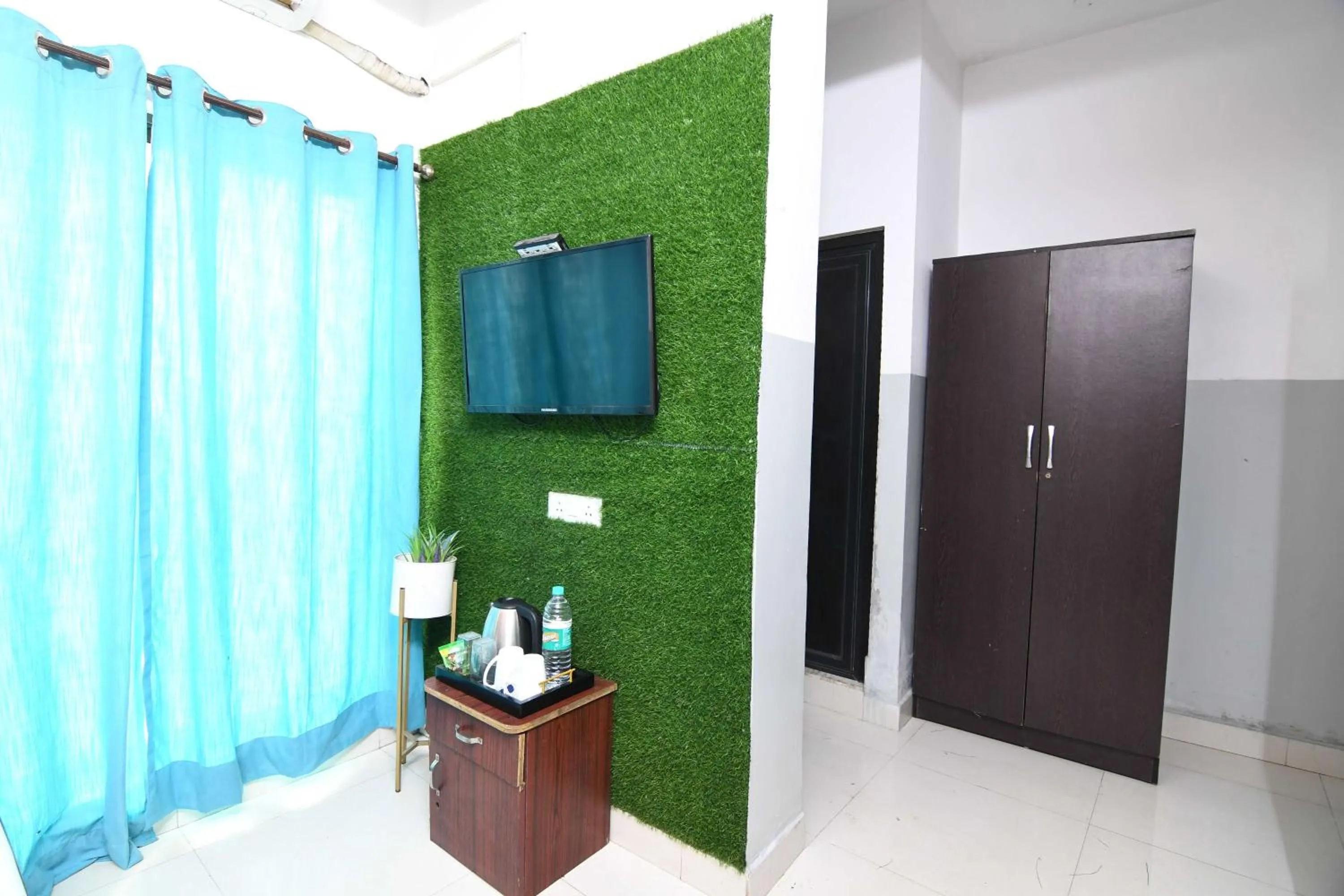 Bedroom in Super OYO 82026 BANGUR INN