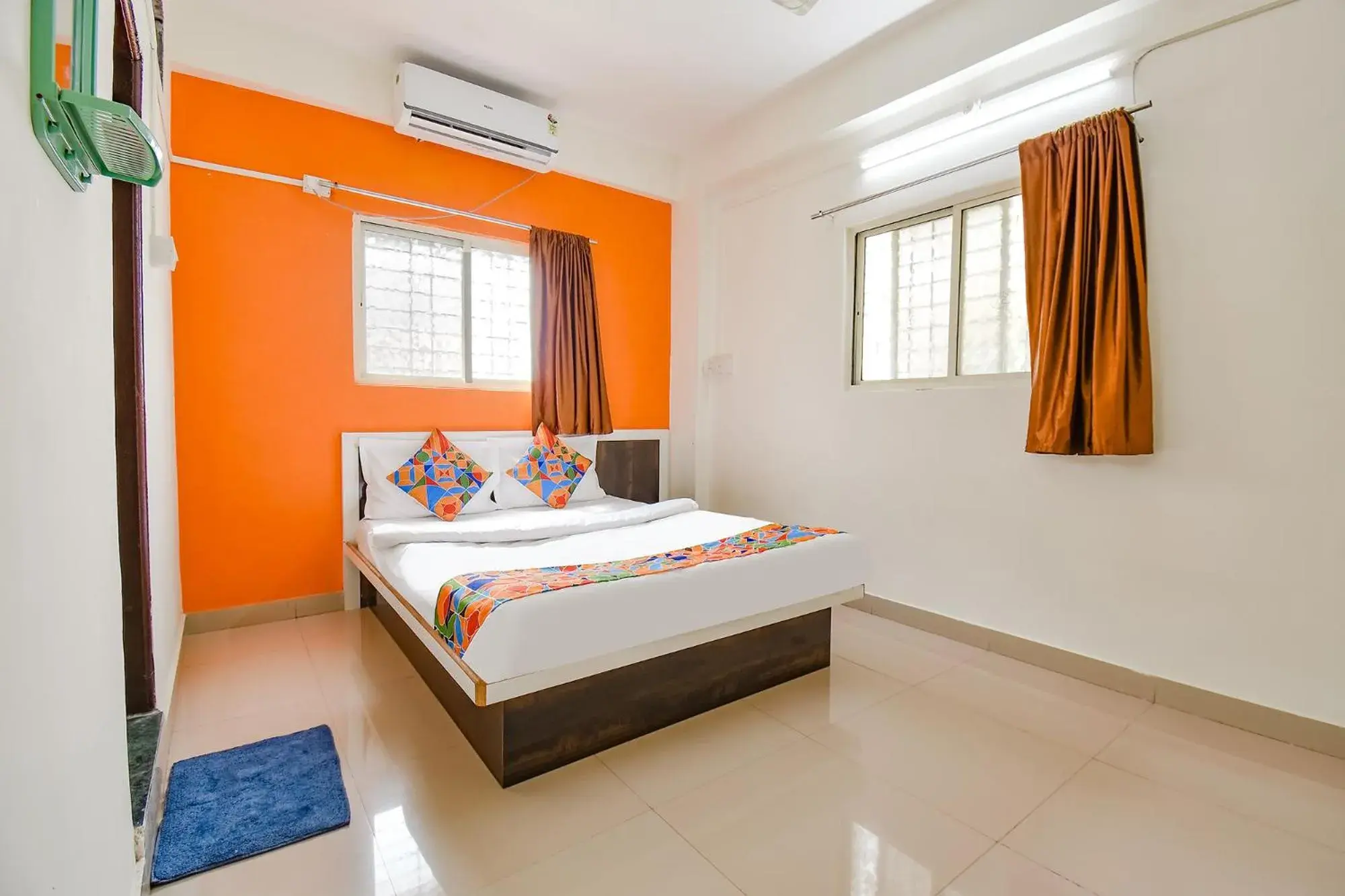 Deluxe Room - single occupancy in Via Diamond Inn Deluxe Room - single occupancy in Via Diamond Inn