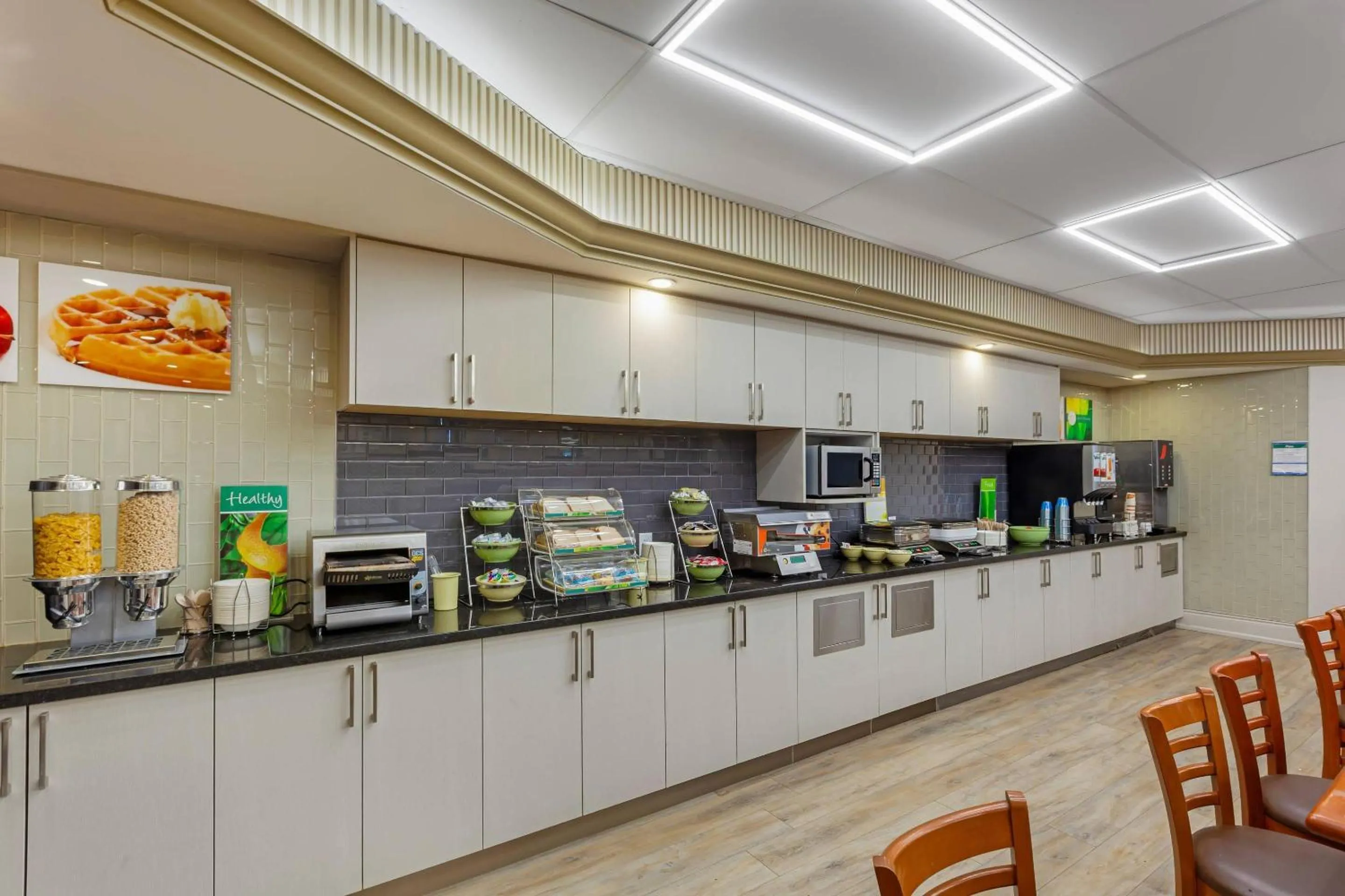 Breakfast in Quality Inn & Suites