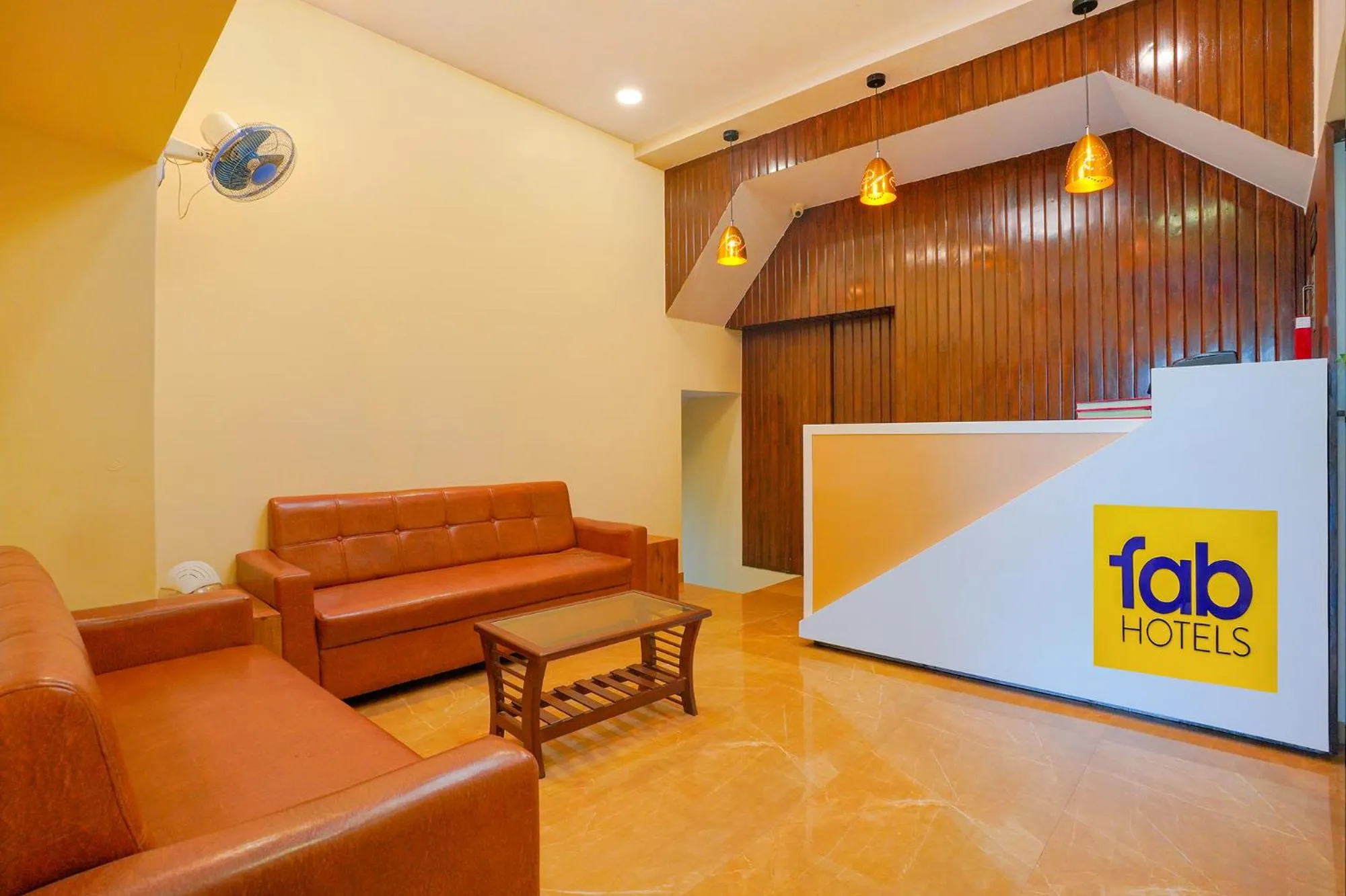 Lobby or reception in FabExpress Colaba Grand