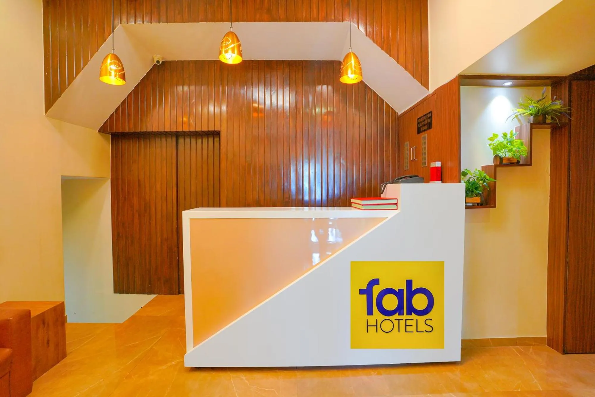 Lobby or reception in FabExpress Colaba Grand