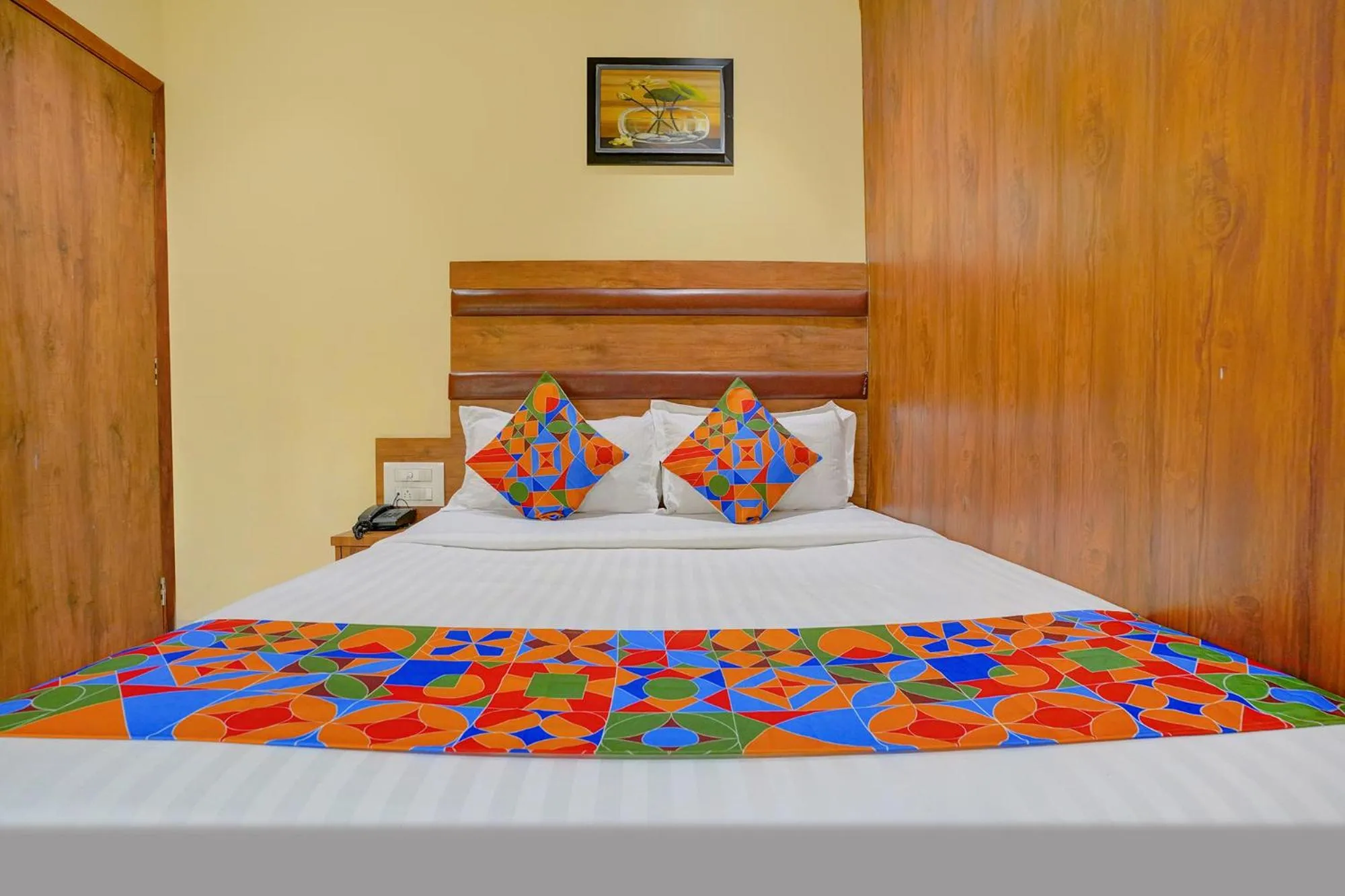 Bed in FabExpress Colaba Grand