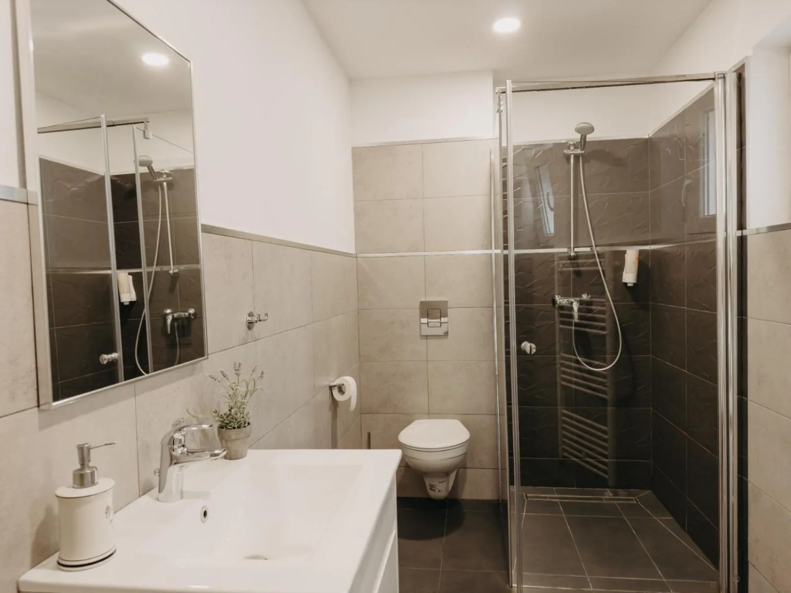 Shower in Marcos Apartments Victoriei - self check-in