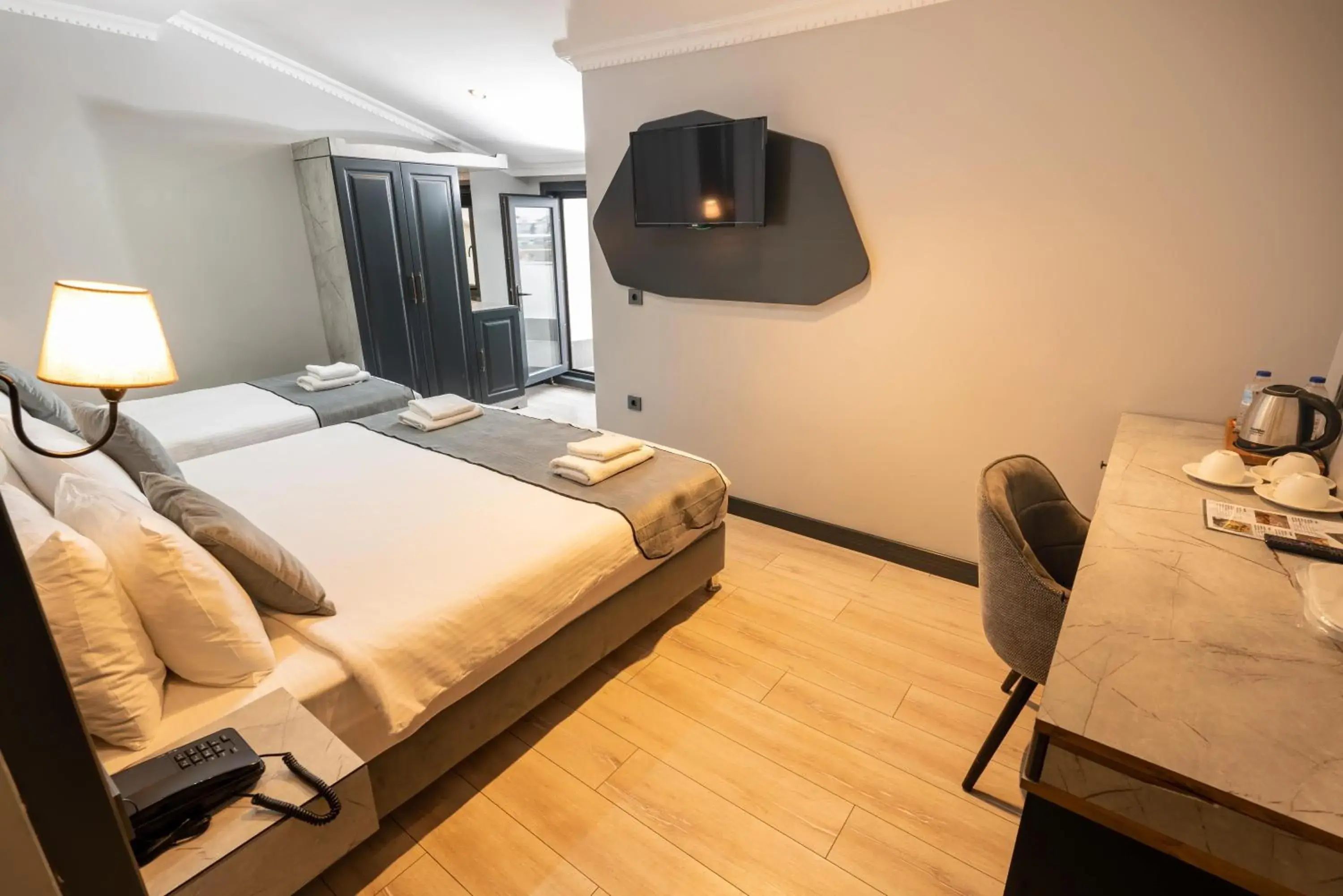 Triple Room with Terrace in Express Plus Hotel Triple Room with Terrace in Express Plus Hotel