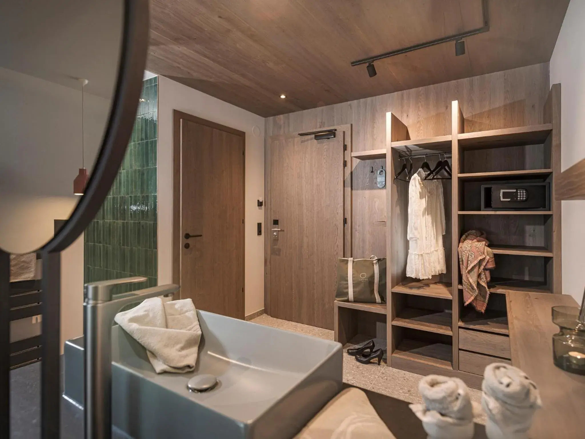 Budget Double Room in Coolnest Budget Double Room in Coolnest