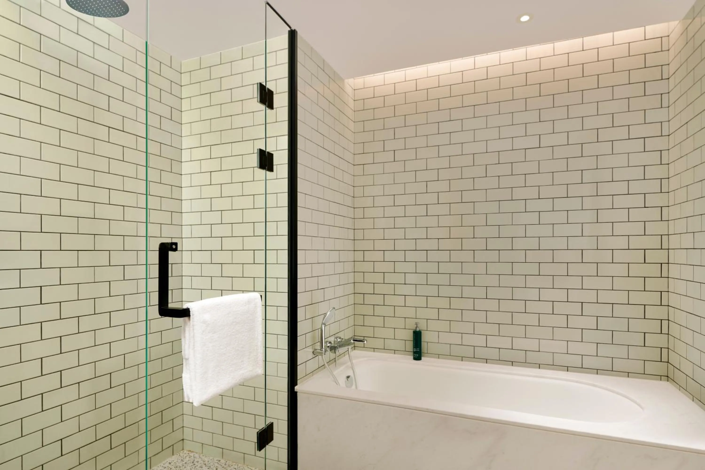 Bathroom in DoubleTree by Hilton Shenzhen Airport Residences