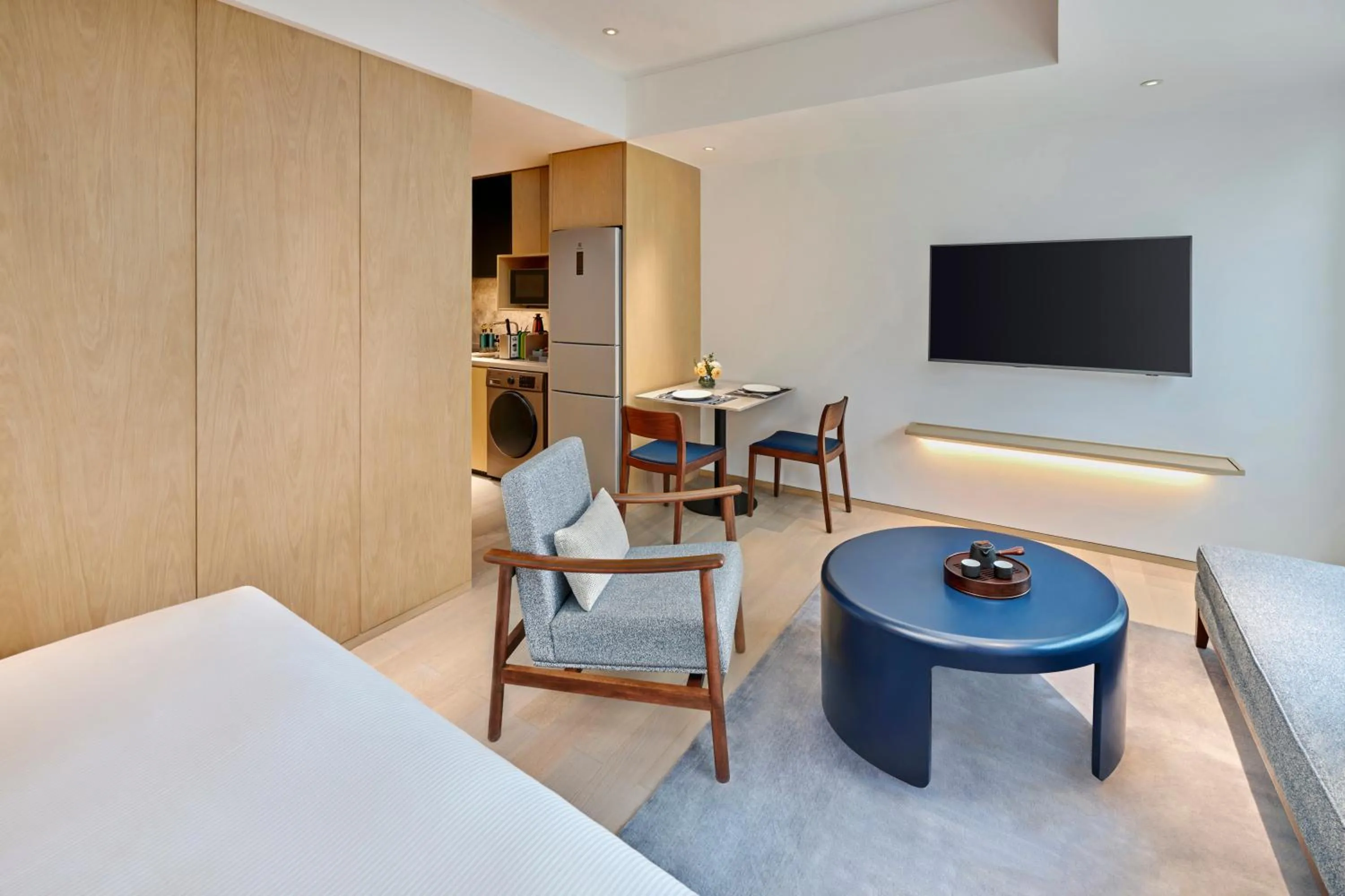 TV and multimedia, Bed in DoubleTree by Hilton Shenzhen Airport Residences