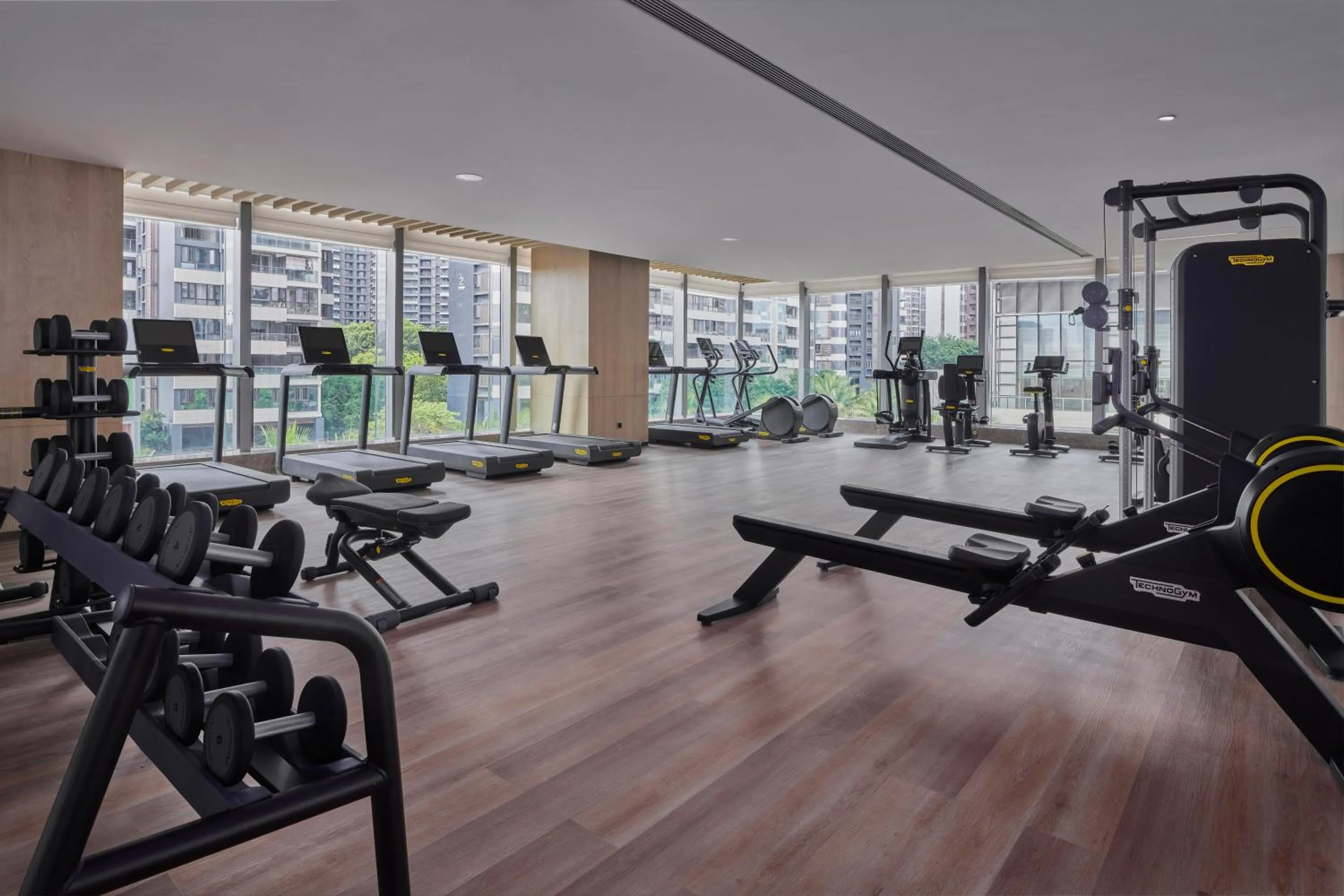 Fitness centre/facilities in DoubleTree by Hilton Shenzhen Airport Residences