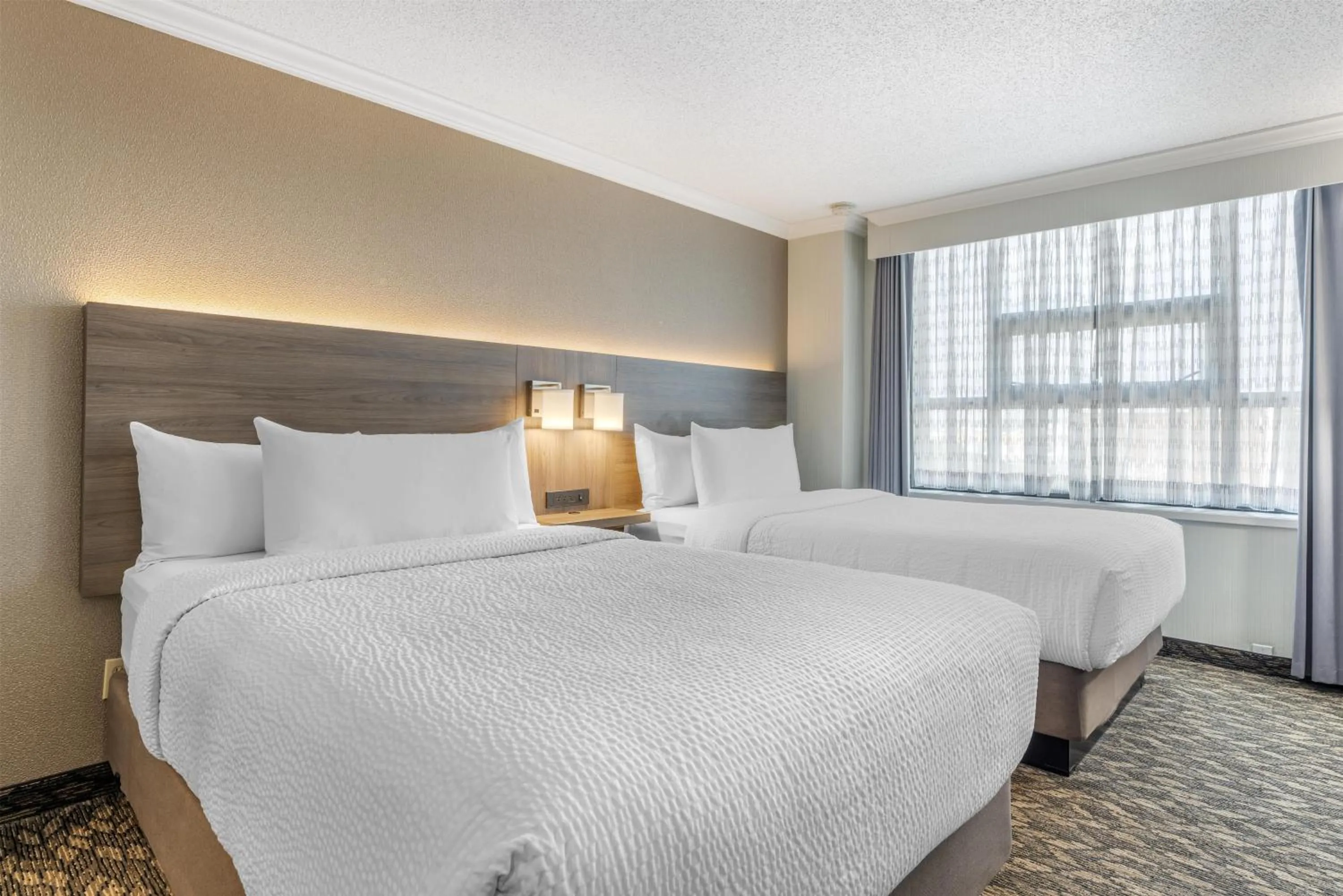 Bedroom, Bed in BEST WESTERN PLUS Carlton Plaza Hotel