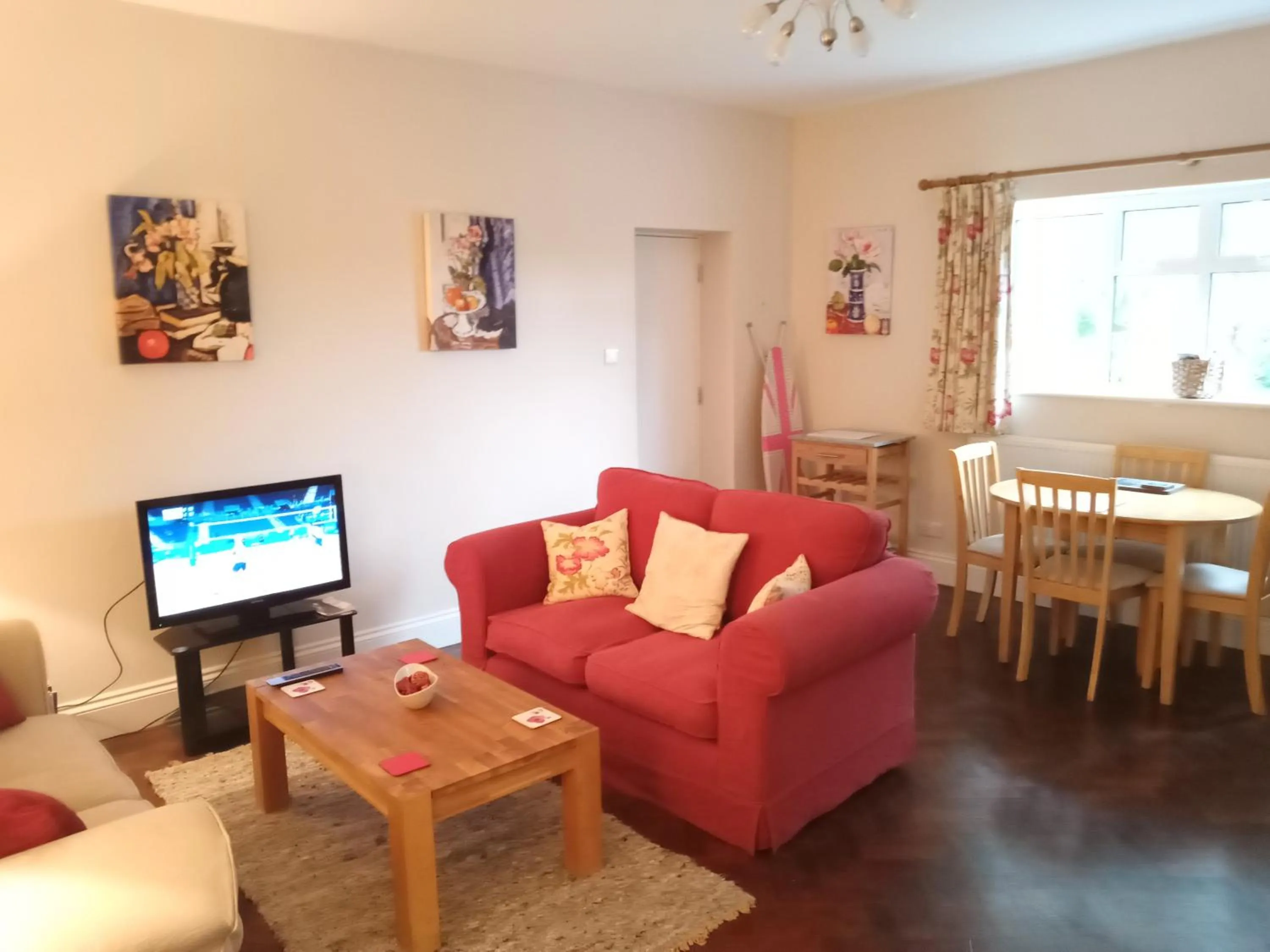 Living room in Oak End Lodge